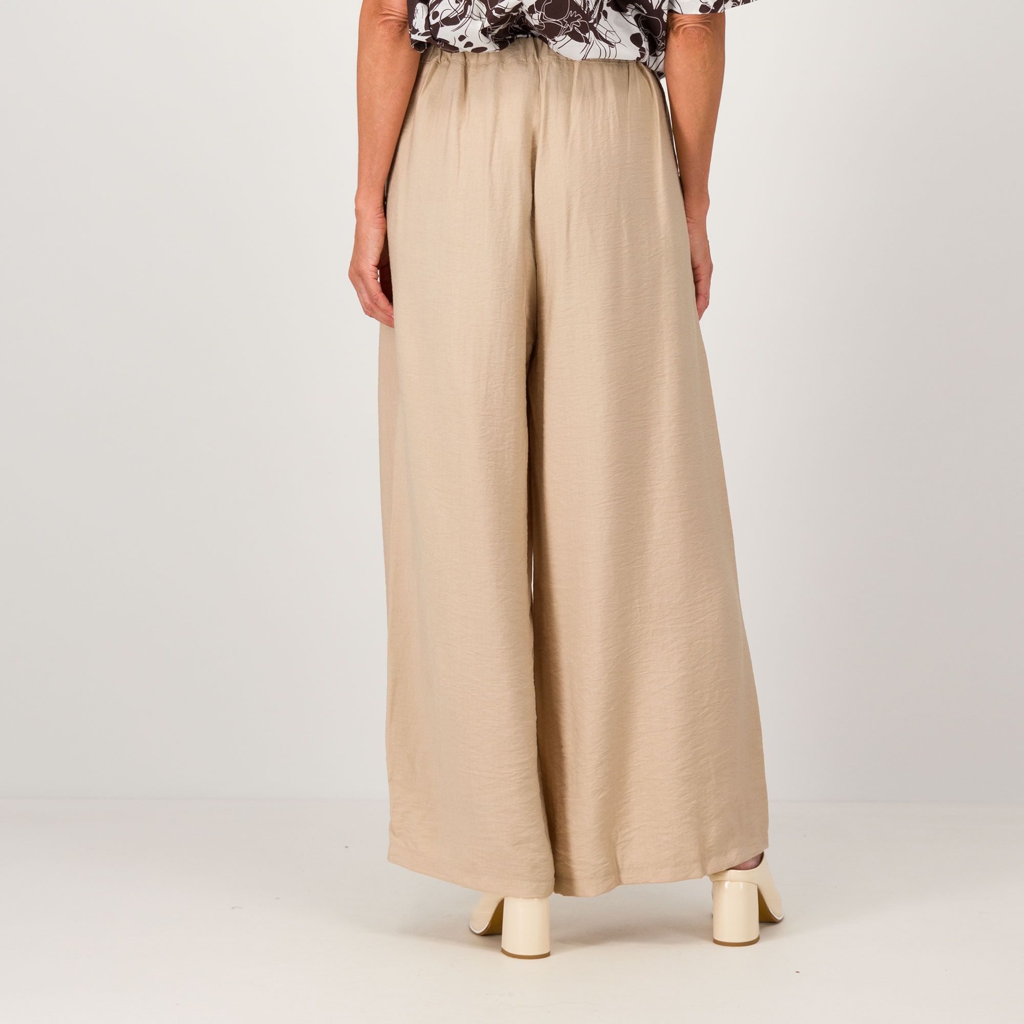 Lucrezia Sciortino Pantaloni palazzo con elastico dietro