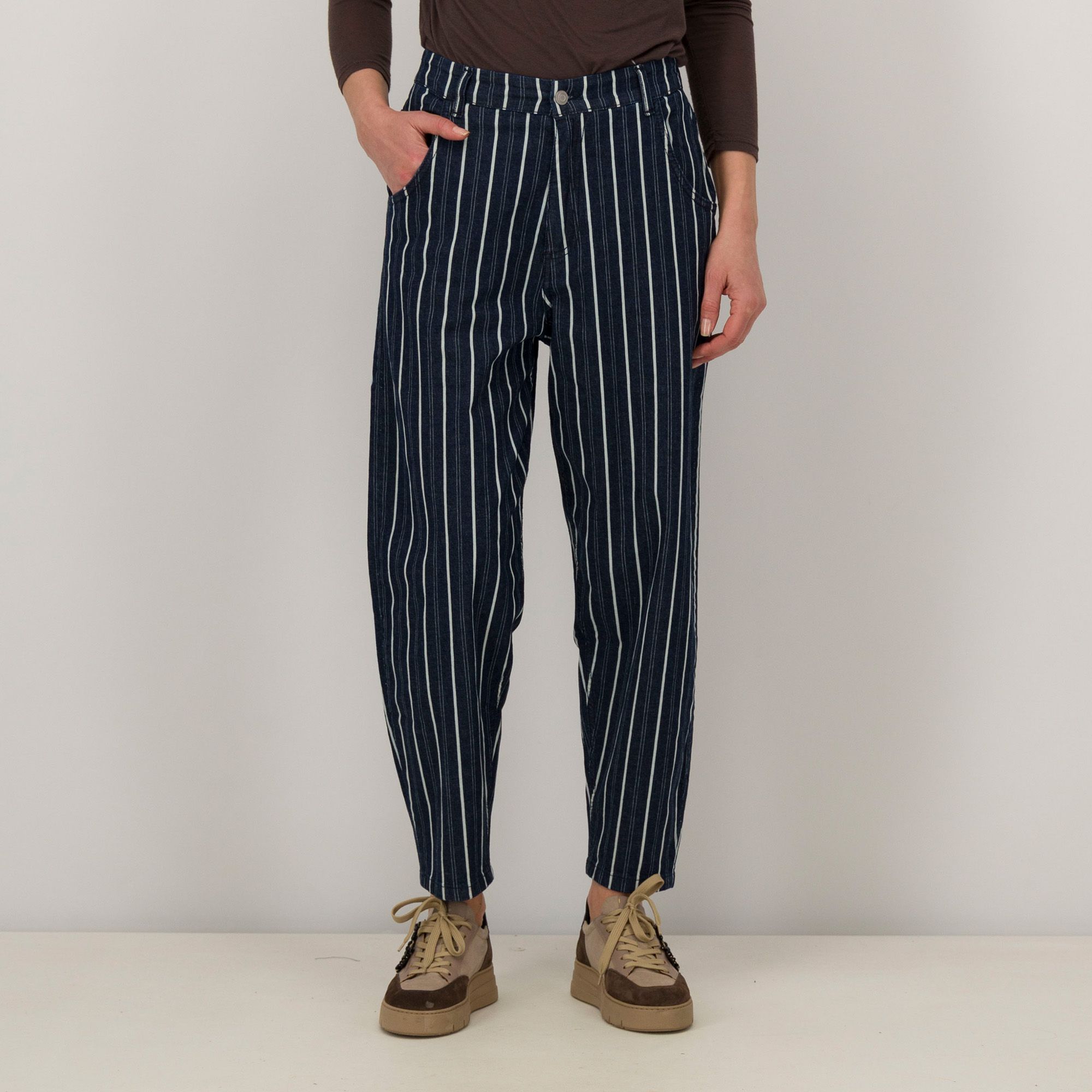 Lucrezia Sciortino
Pantaloni in
jeans a righe