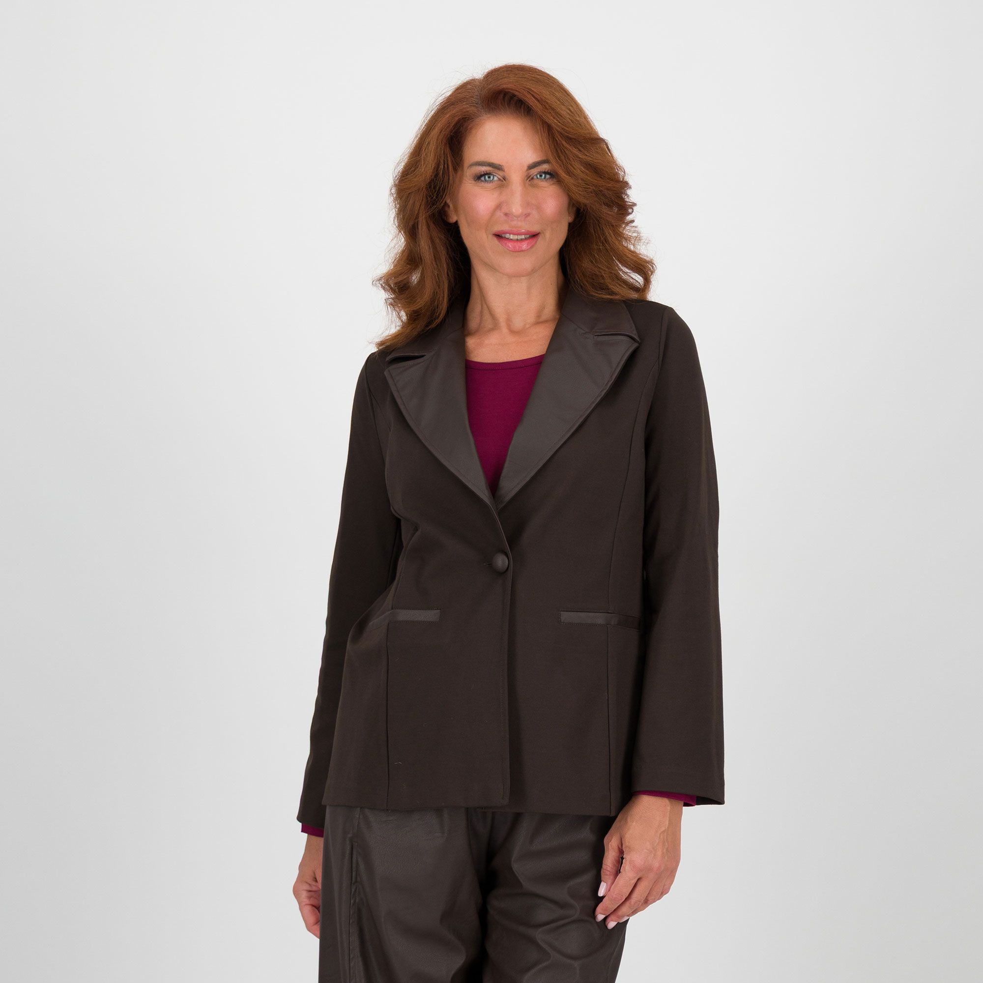 Bianca Della Torre
Blazer in punto
Milano con
scollo rever