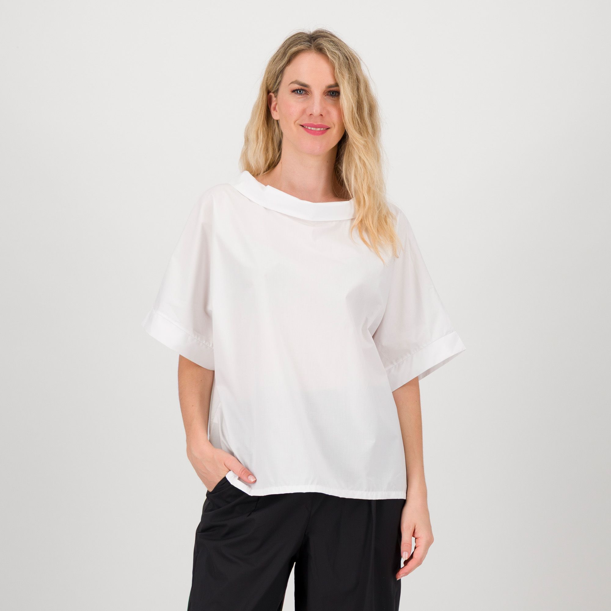 Lucrezia Sciortino
Camicia in cotone
a maniche corte