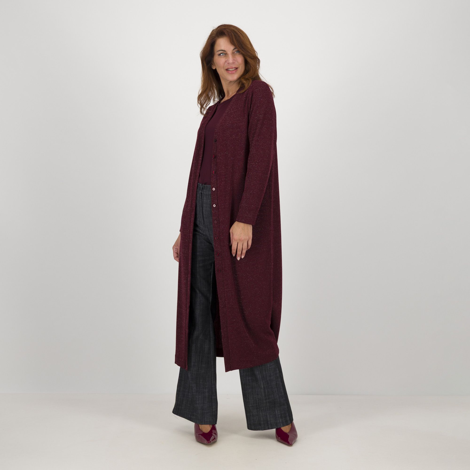 Caterina Lancini
Cardigan lungo
con scollo a V
a maniche lunghe
