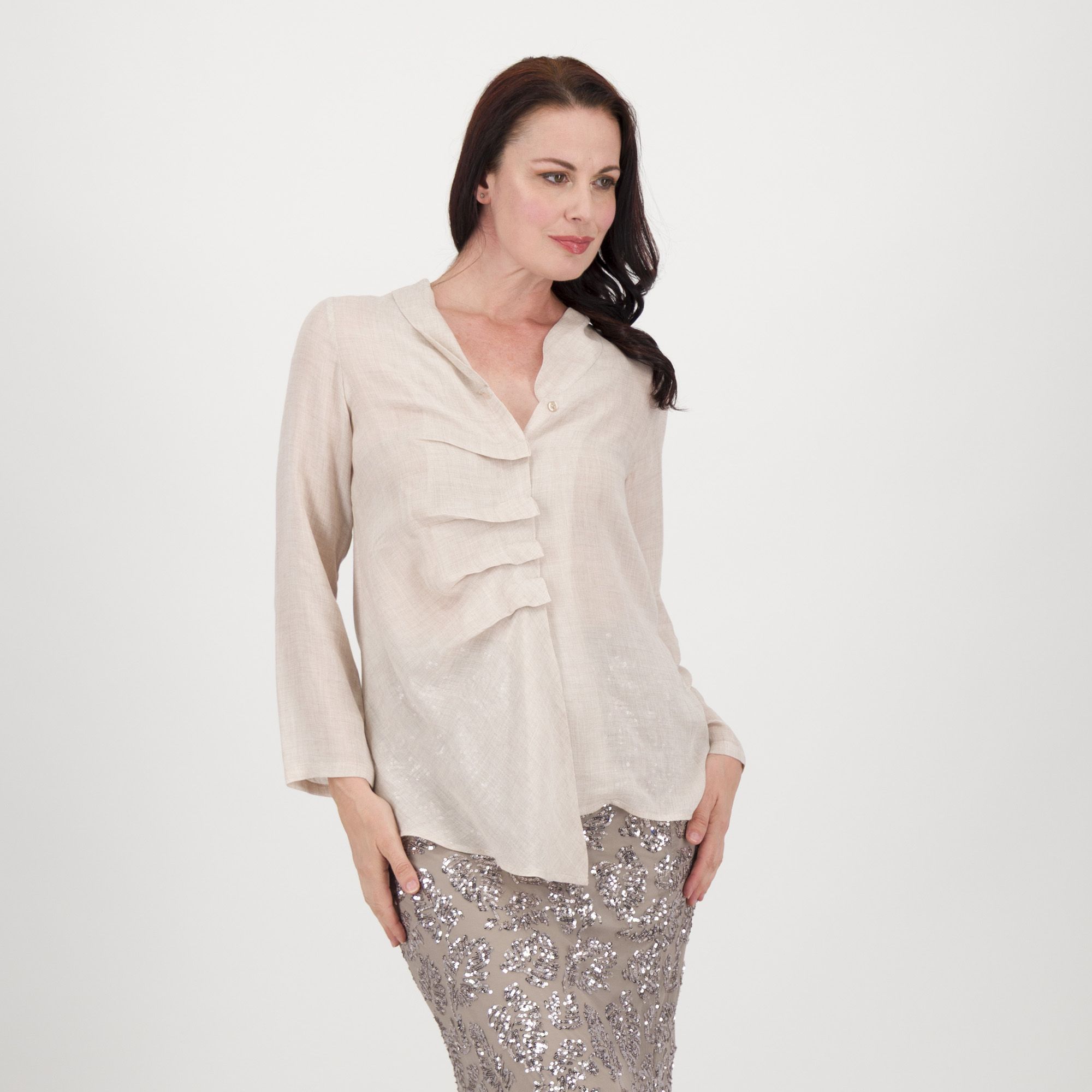 Caterina Lancini
Camicia in twill
di viscosa misto lana
con scollo a scialle