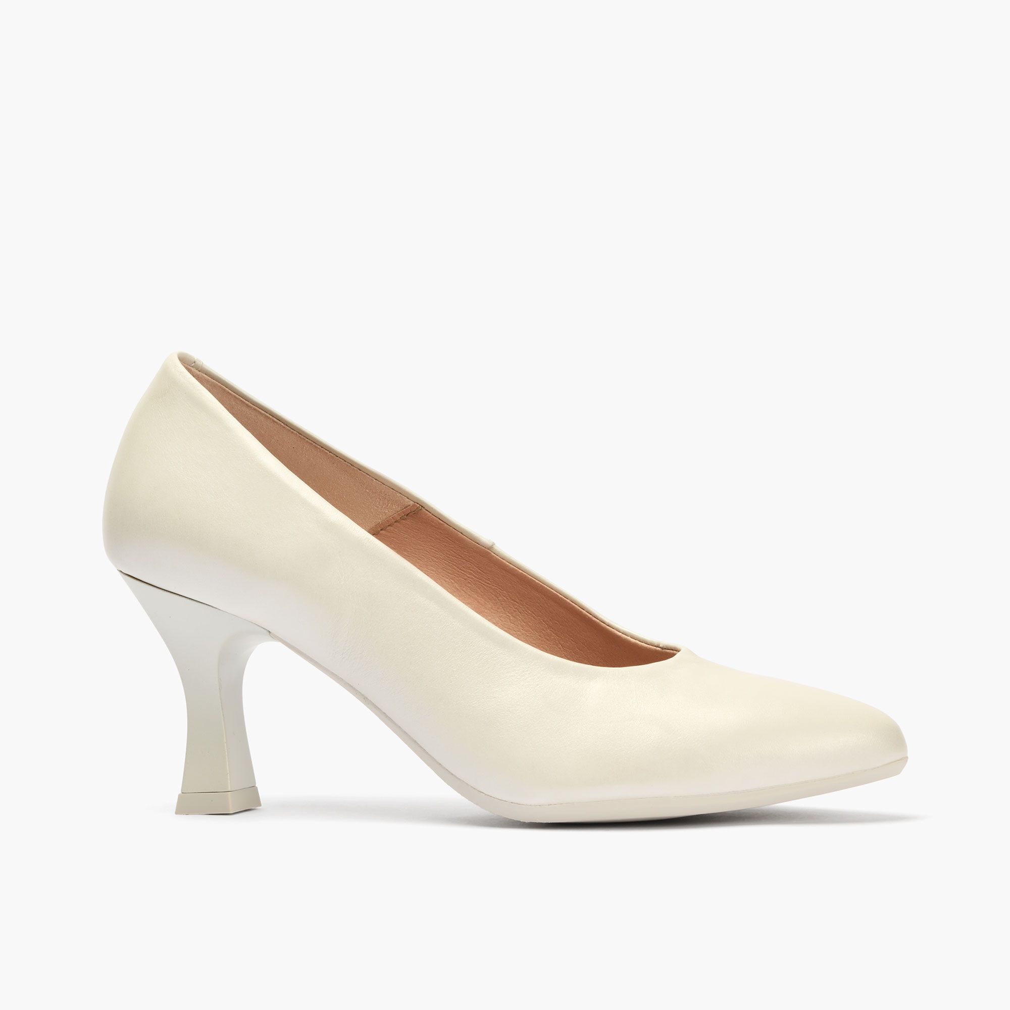 Pitillos
Décolleté in pelle
effetto perlato con
tacco 7 cm