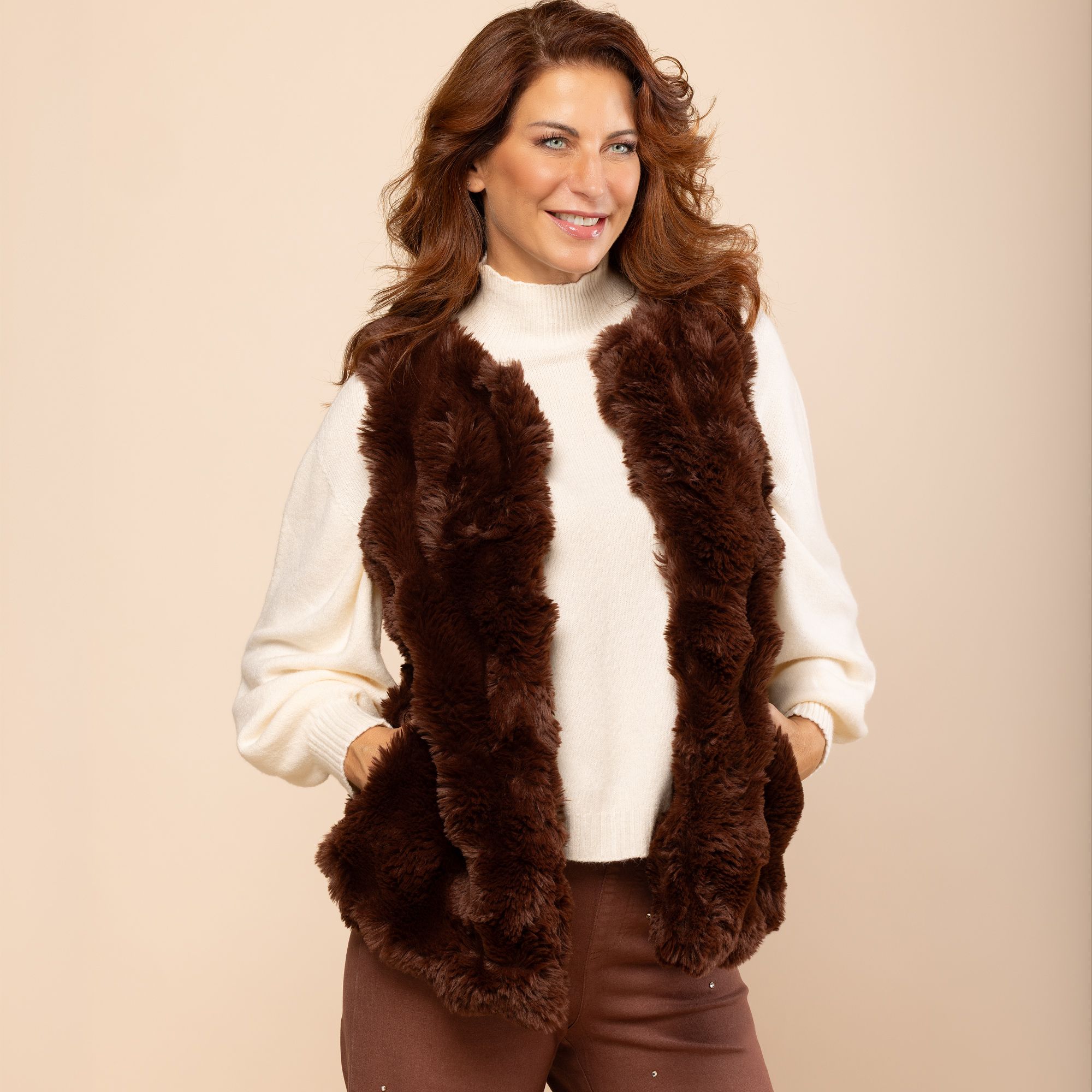 Nina Leonard
Gilet in pelo
sintetico effetto 
mosso