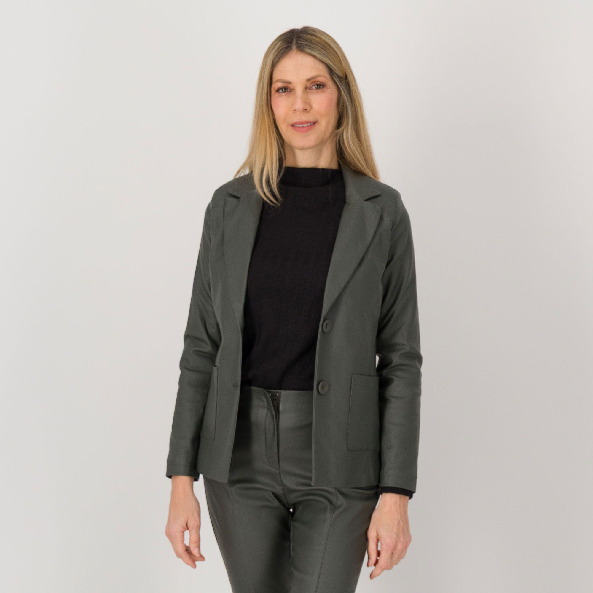 Officina della Moda
Giacca blazer
in tessuto spalmato