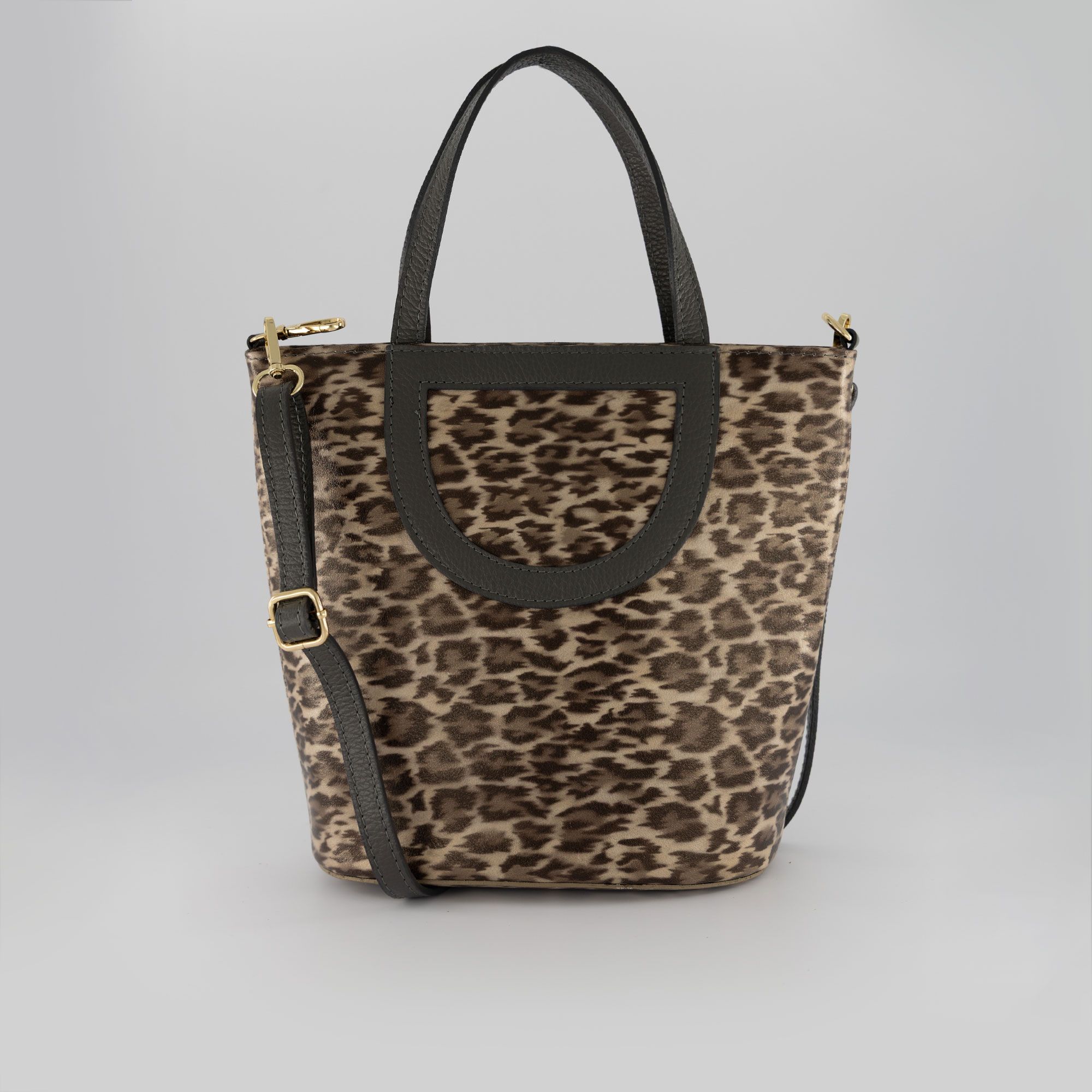 Le Corone Bags
Borsa a mano
Horse Leo in pelle
con due manici