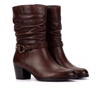 Pikolinos
Stivaletti in pelle
scamosciata
con tacco 6 cm