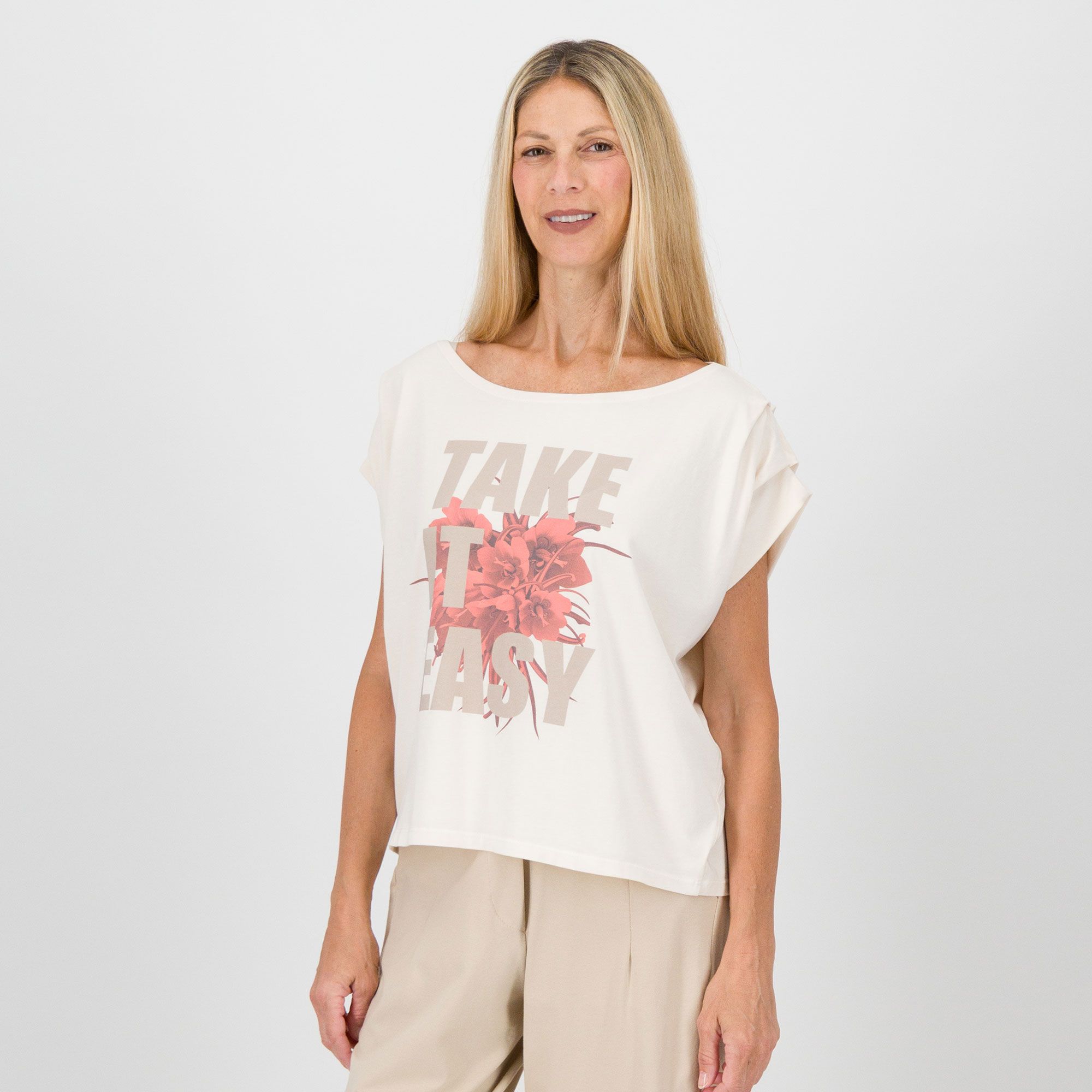 Lucrezia Sciortino
T-shirt in cotone
con scollo tondo
a maniche corte