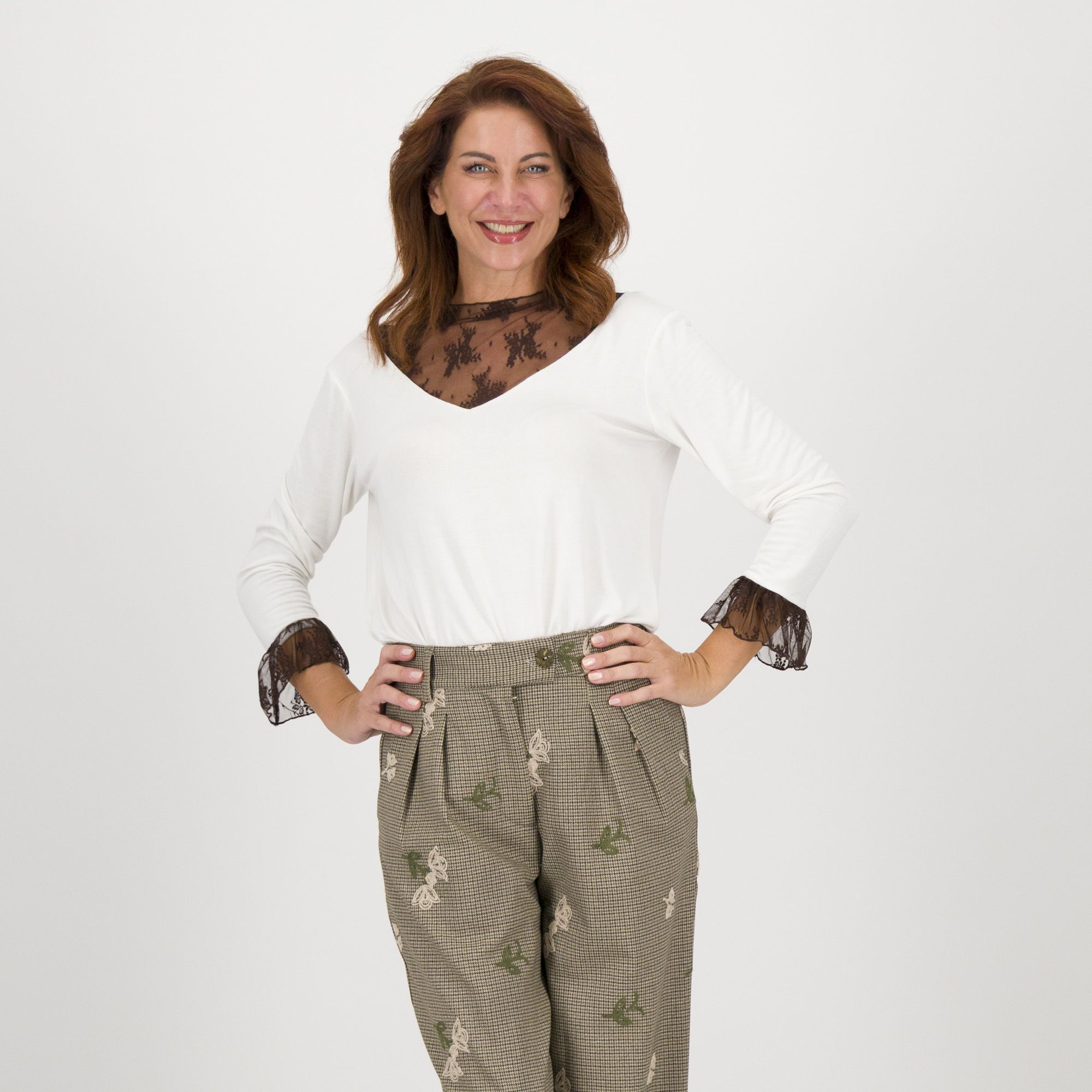 M’ama
Maglia da donna
a maniche lunghe
con scollo a V