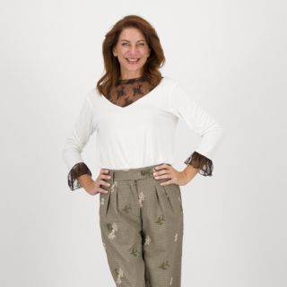 M’ama
Maglia da donna
a maniche lunghe
con scollo a V