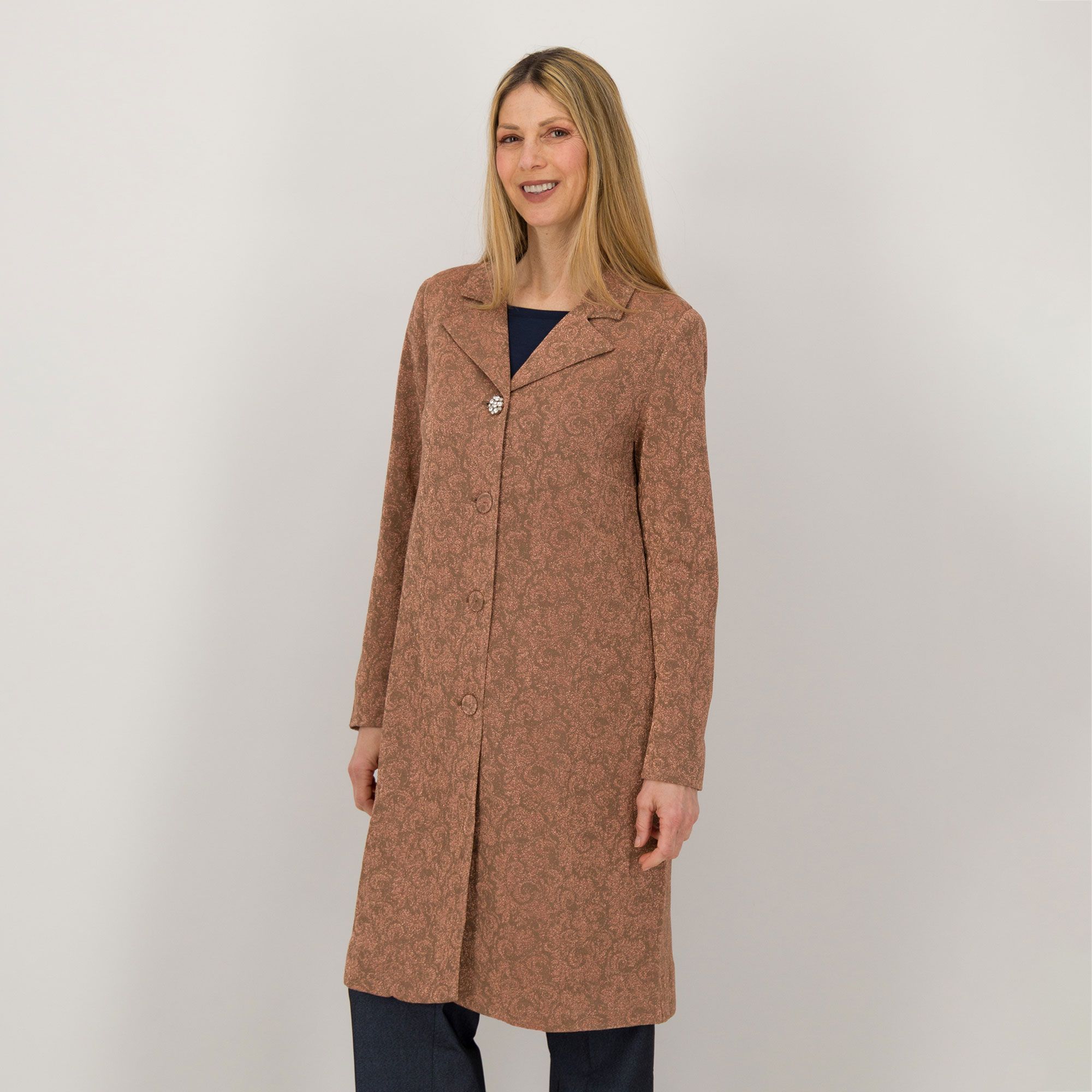 Caterina Lancini, 
Soprabito in jacquard
lamè stretch, 
con bottone gioiello