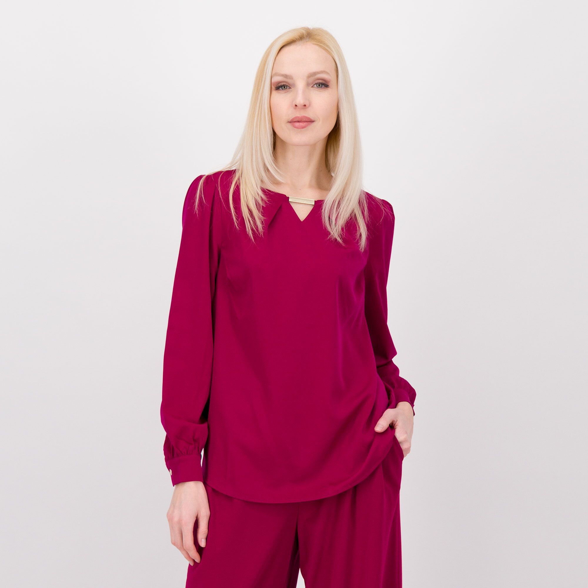 Image of Nina Leonard Blusa in raso stretch con manica lunga061