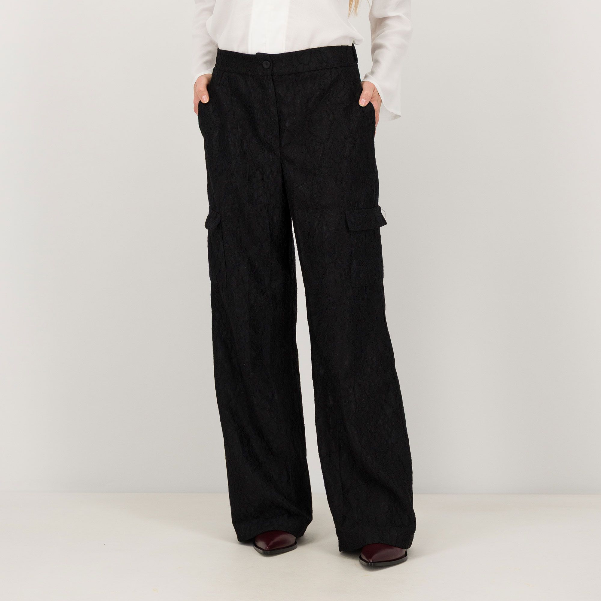 Risskio
Pantaloni cargo
in pizzo con elastico