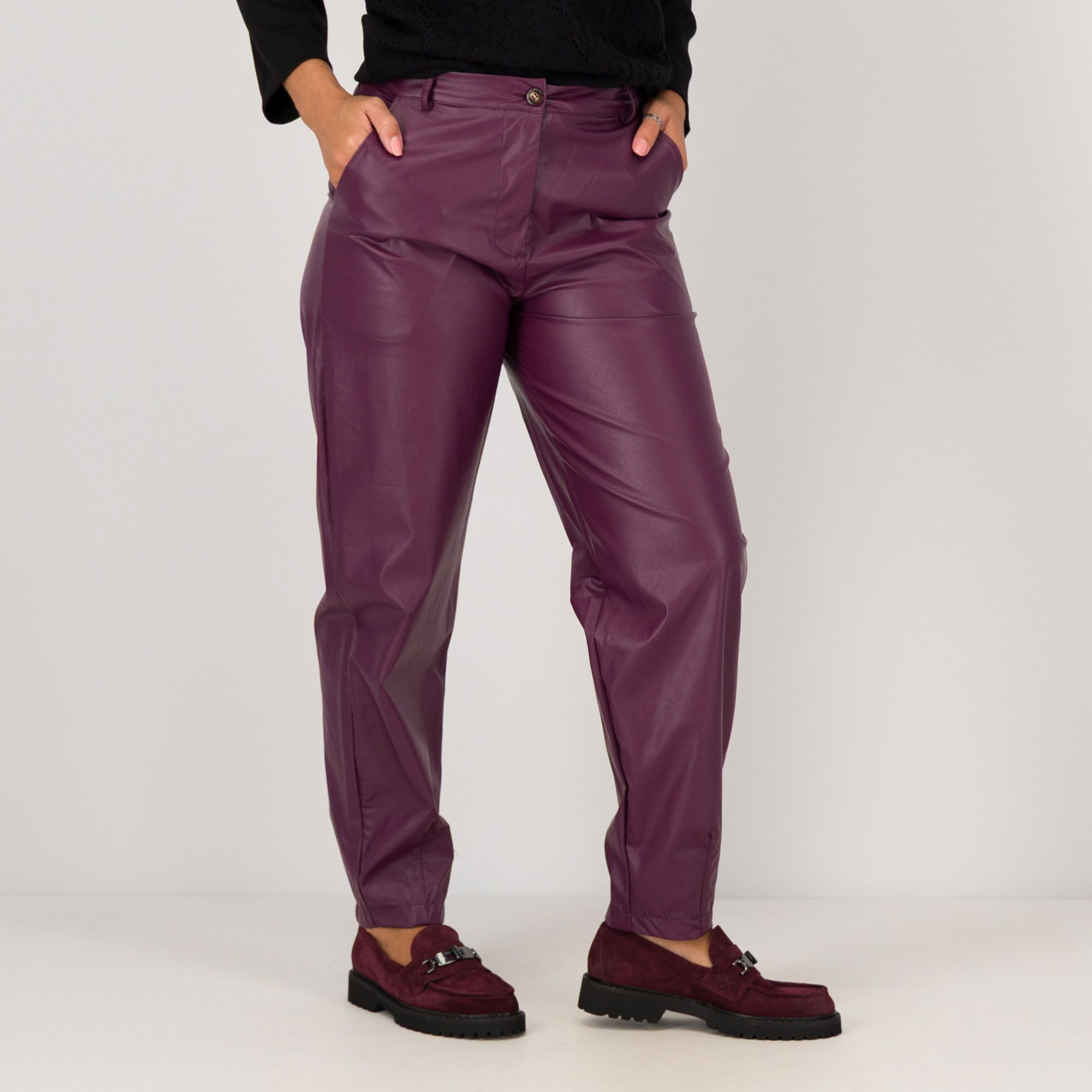 Enjoy
Pantaloni balloon
in tessuto spalmato
con elastico