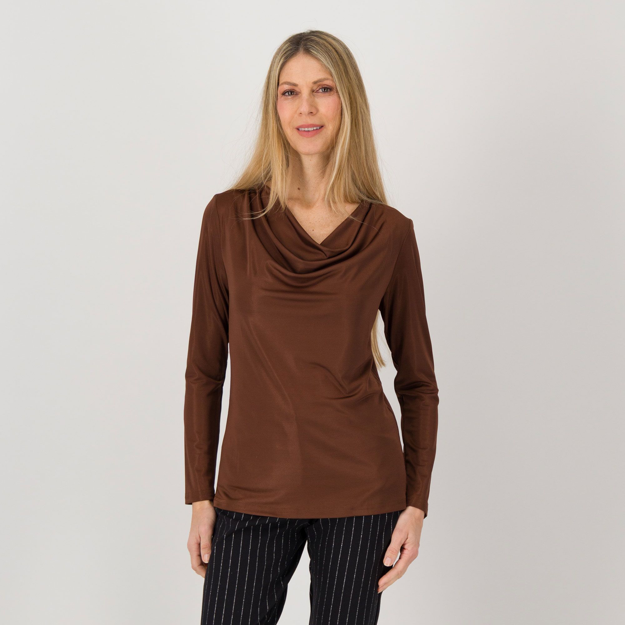 Officina della Moda
Blusa con scollo
drappeggiato