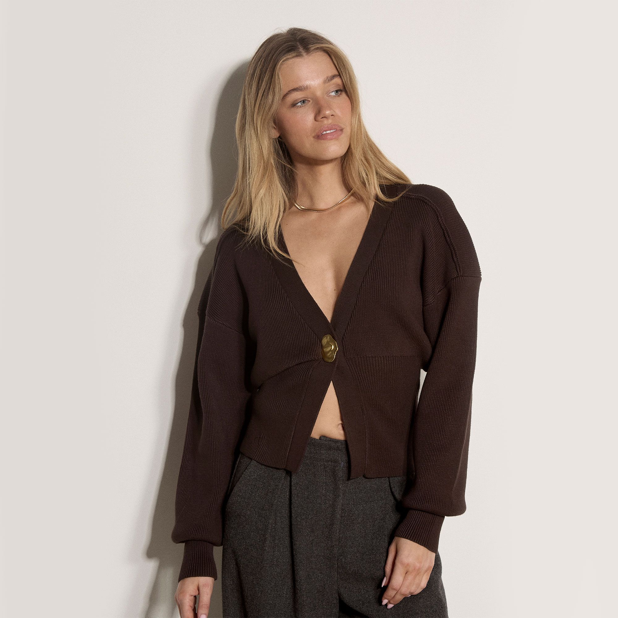Apricot
Cardigan a maniche
lunghe con scollo a V