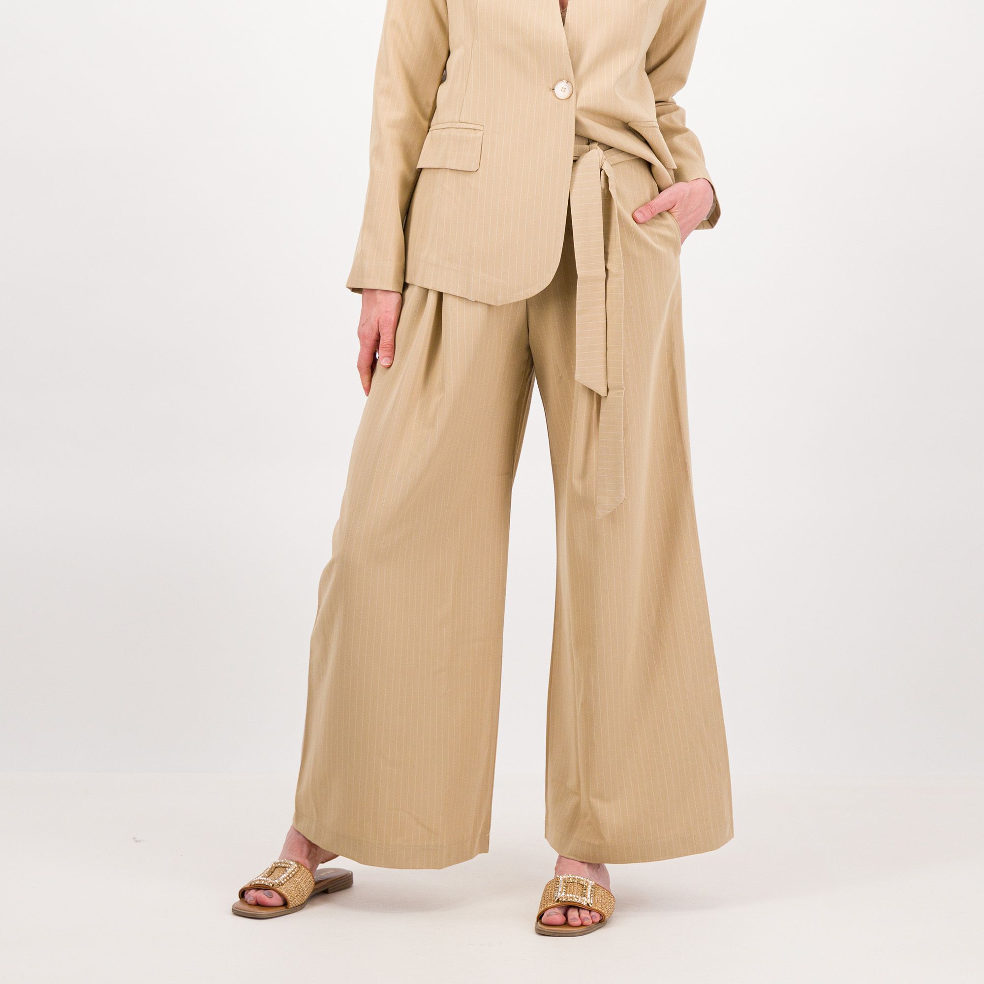Mood Atelier Pantaloni a palazzo in tessuto gessato con cintura in vita