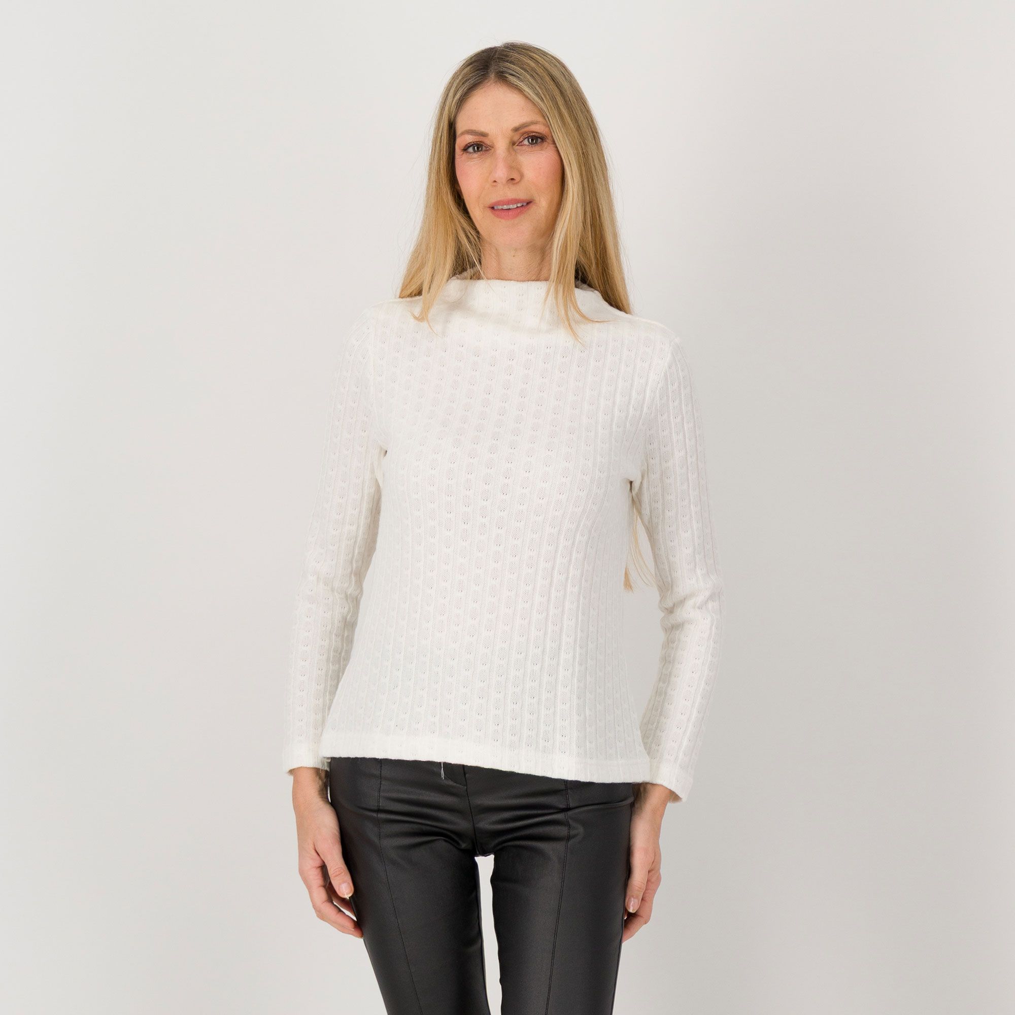 Officina della Moda
Maglia girocollo
a trecce