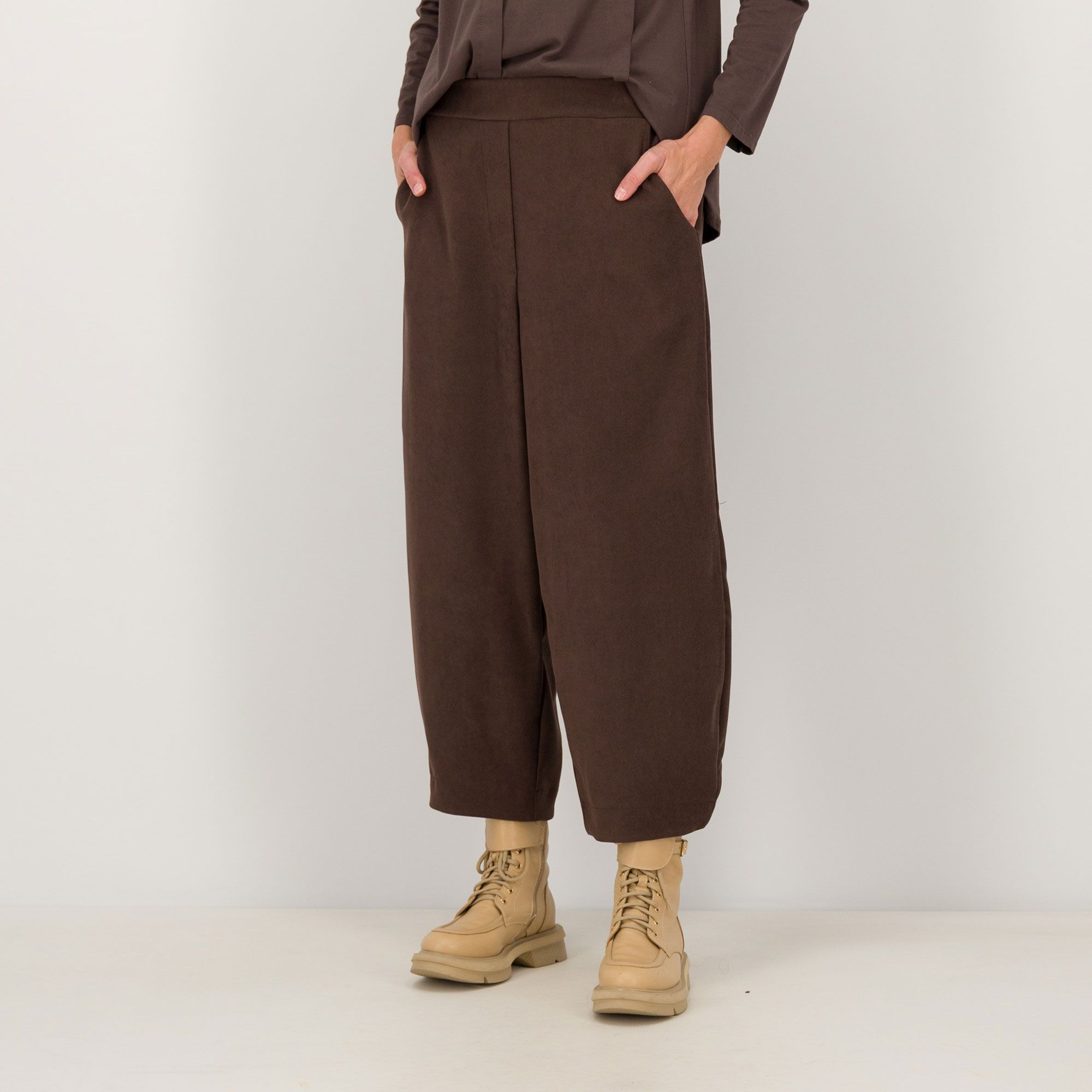 Lucrezia Sciortino
Pantaloni balloon
con elastico