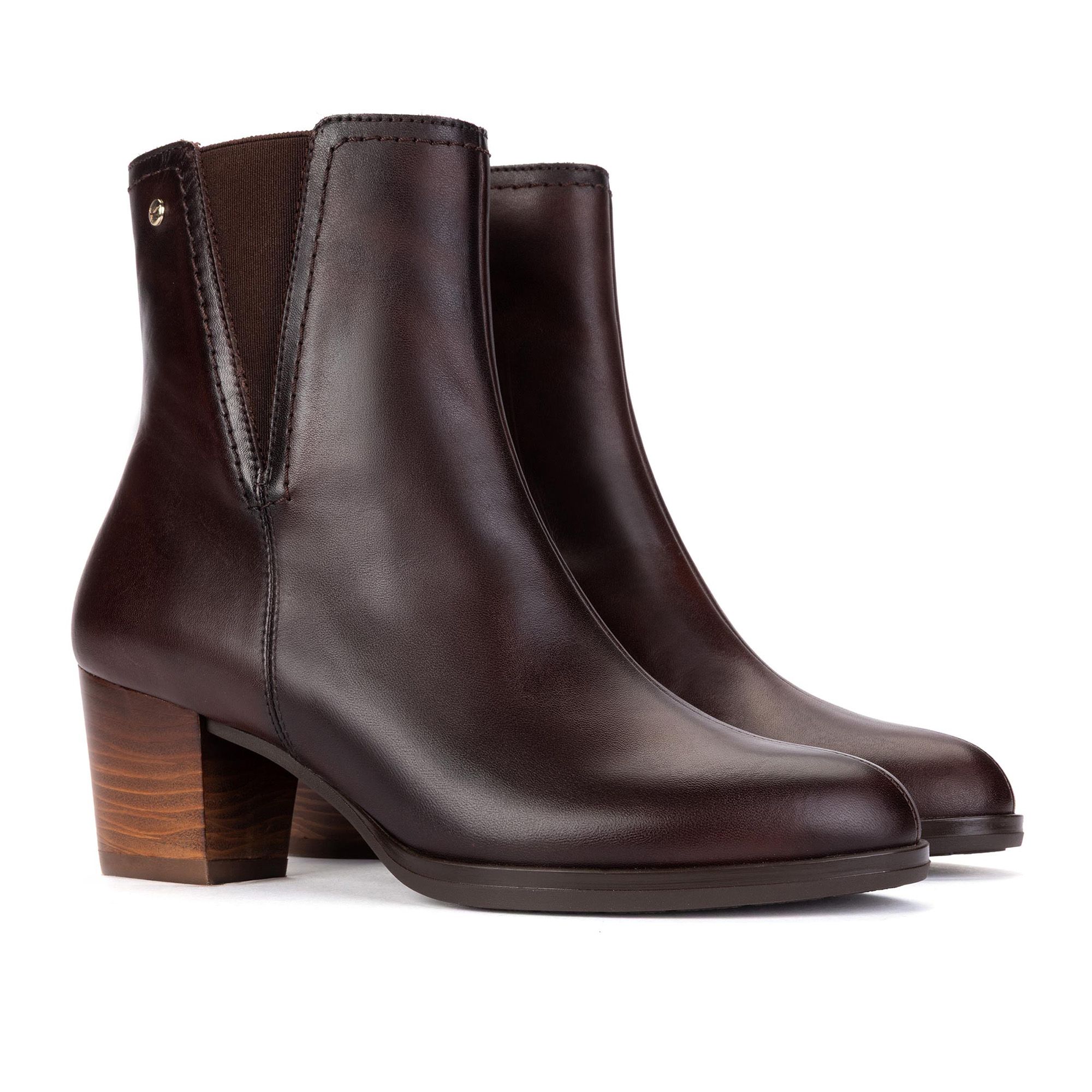 Pikolinos
Stivaletti in pelle
con elastico e zip
tacco 6 cm