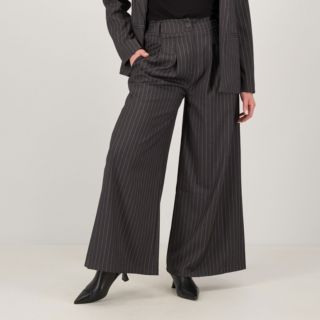 EVA Franco Ciambella
Pantaloni ampi
con elastico