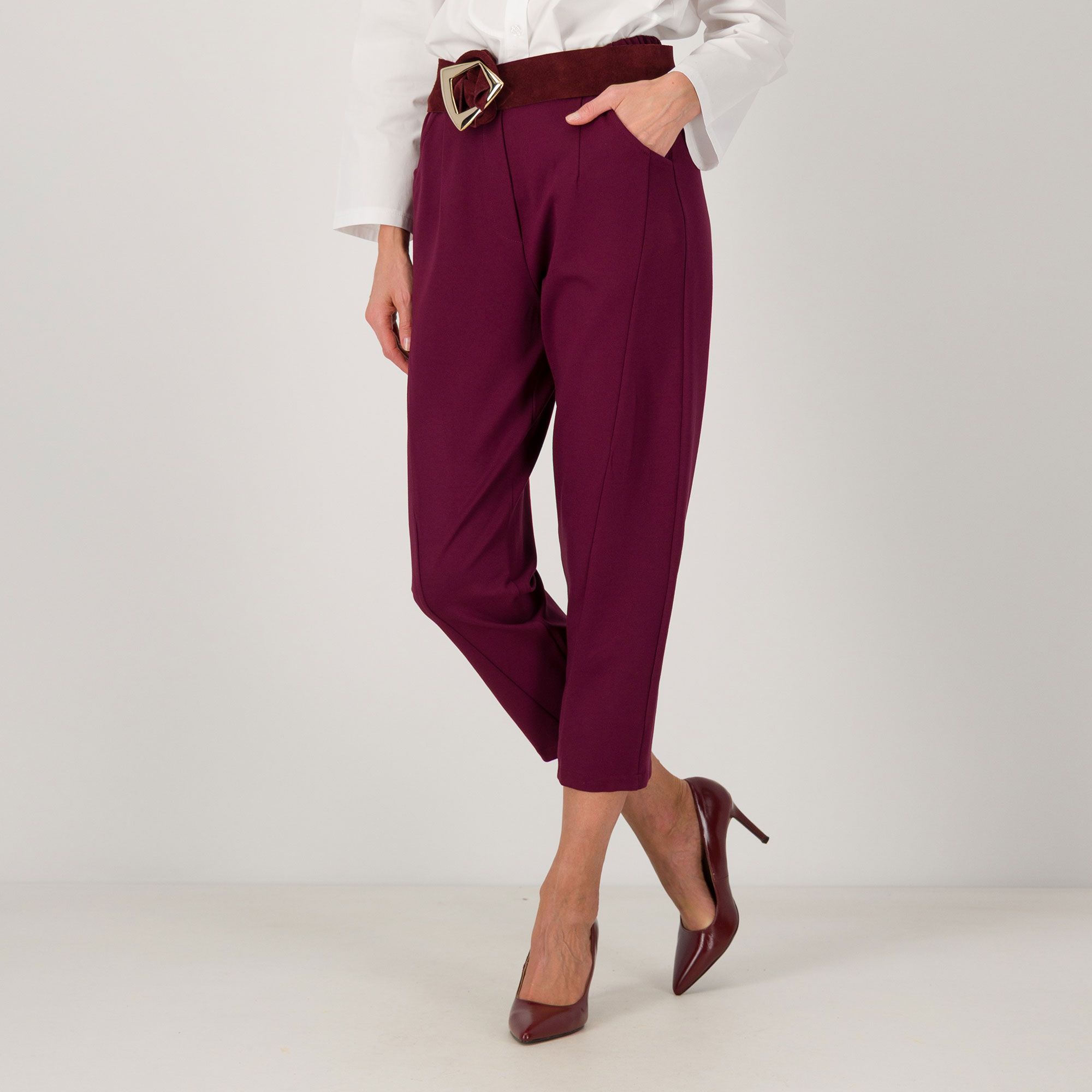 Lucrezia Sciortino
Pantaloni a carota
con elastico