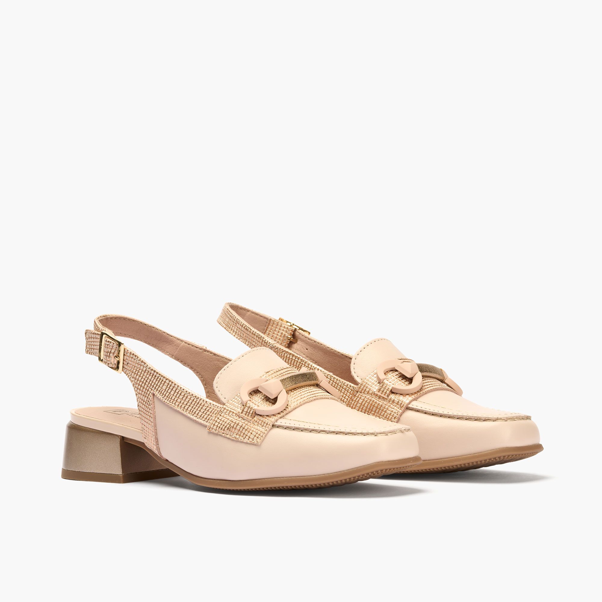 Pitillos
Slingback in pelle
con cinturino alla
caviglia e tacco 3 cm