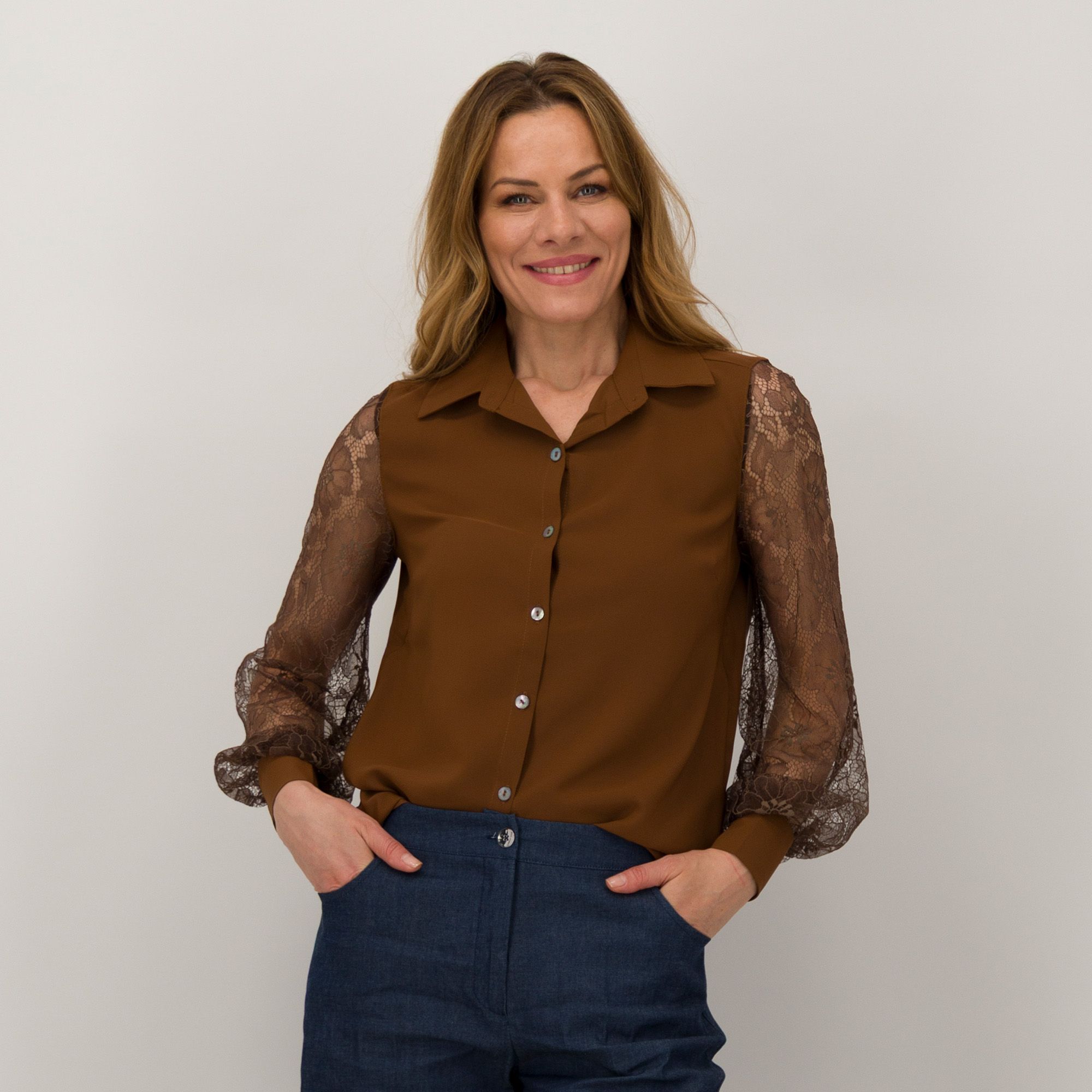 Officina della Moda Camicia con maniche in pizzo