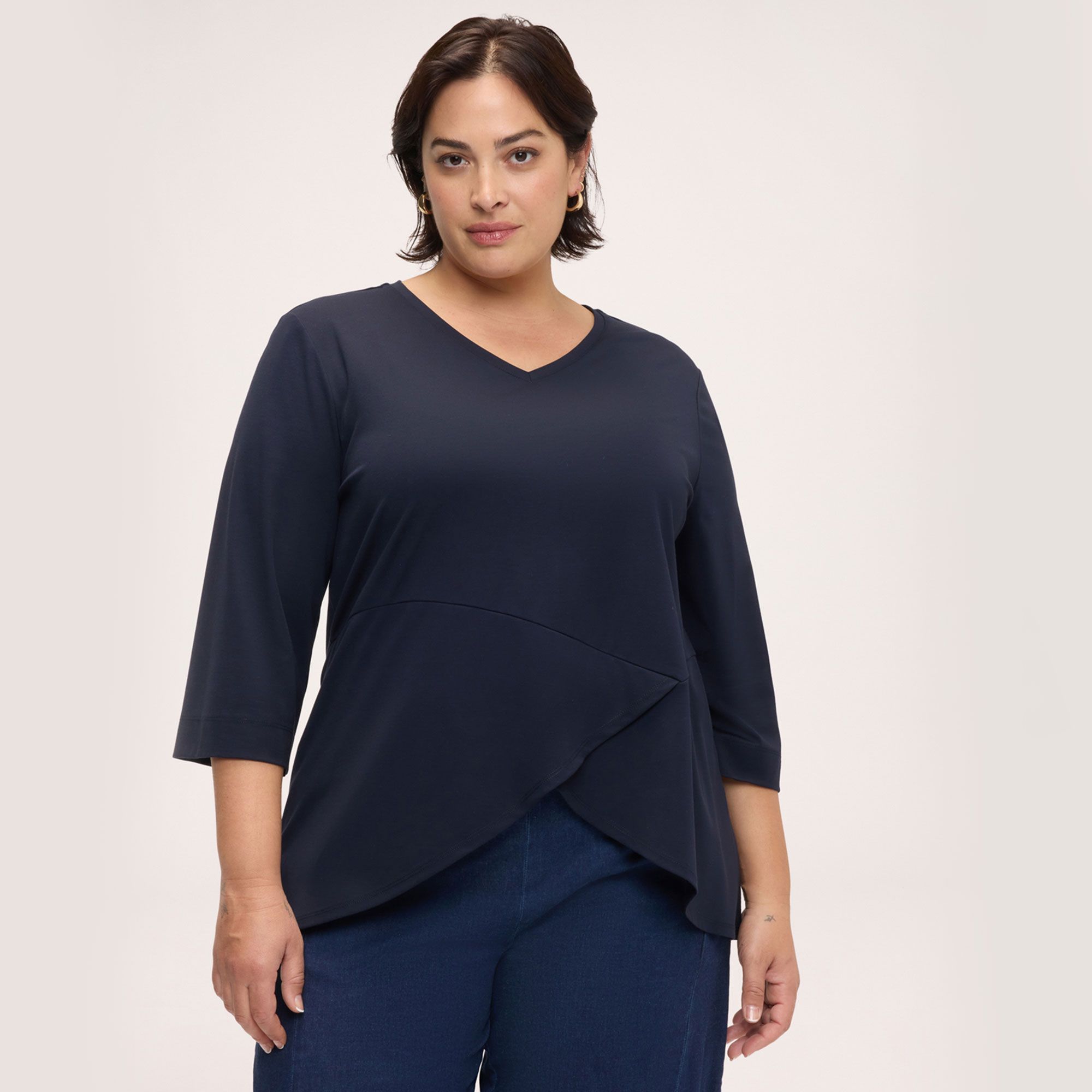 Fiorella Rubino
T-shirt misto viscosa
con scollo a V