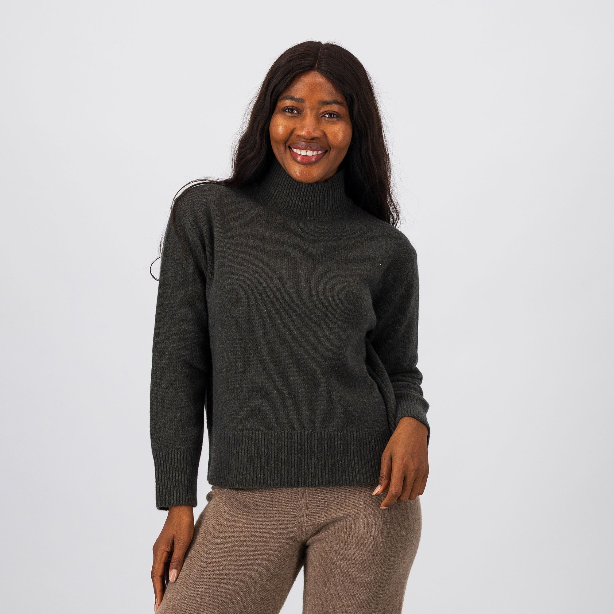 Hekla & Co.
Maglia in filato
con cashmere
a collo alto