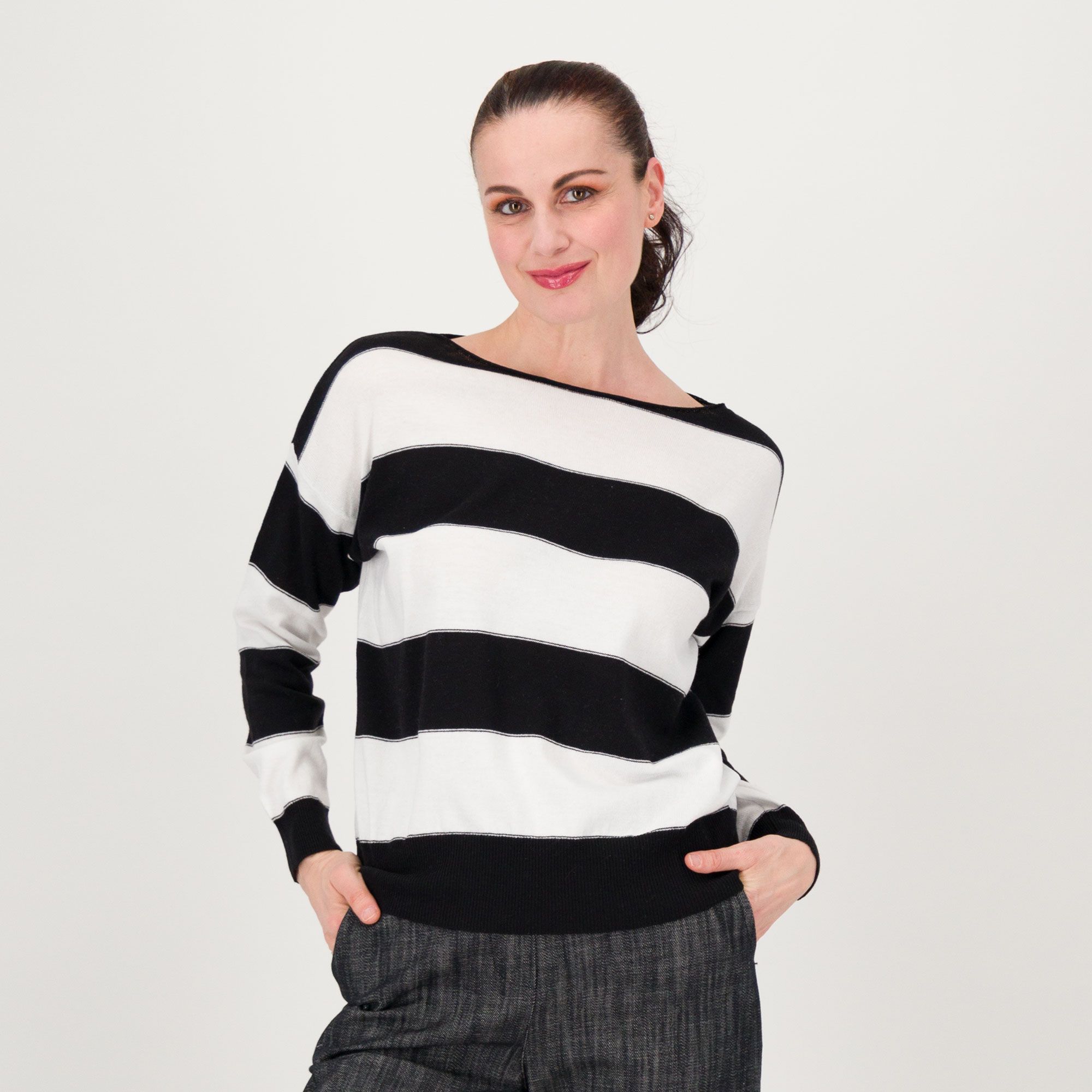 Image of Enjoy Tricot Maglia in filato di cotone a righe con costina nel polso061