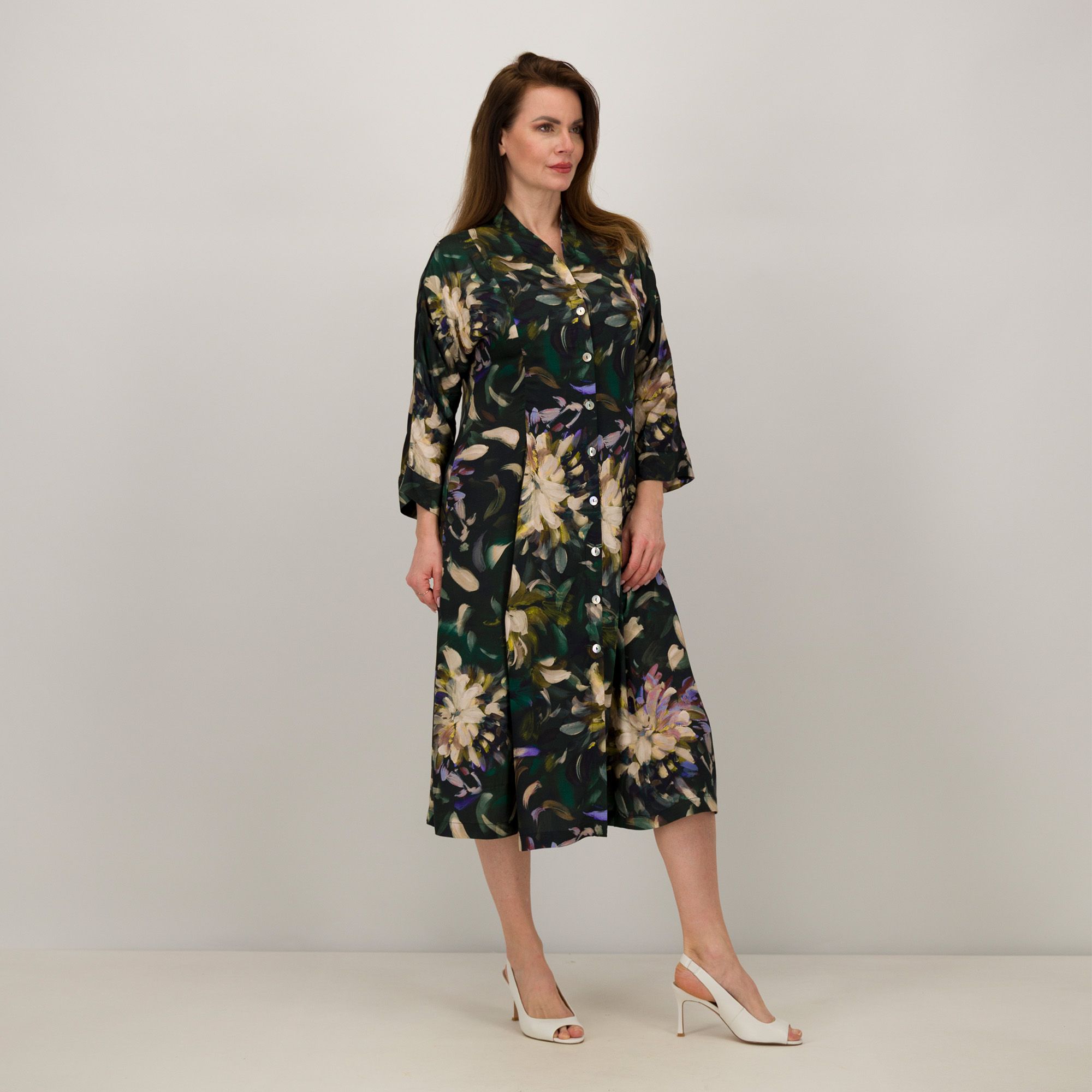 Officina della Moda
Abito lungo
fantasia floreale
a maniche lunghe