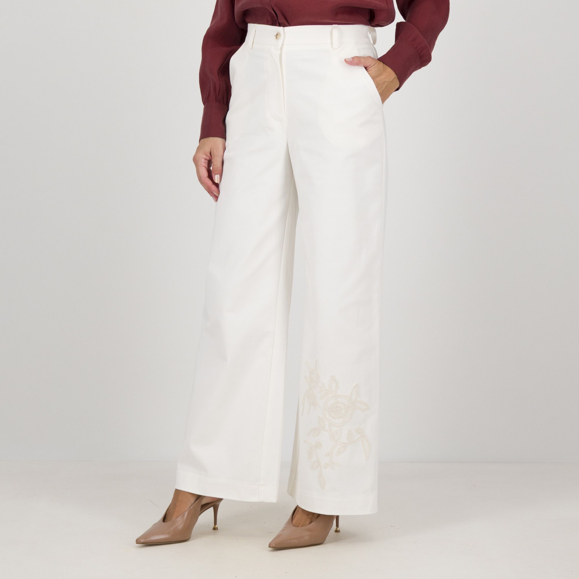 Rebeka Ross
Pantaloni in cotone
con ricami