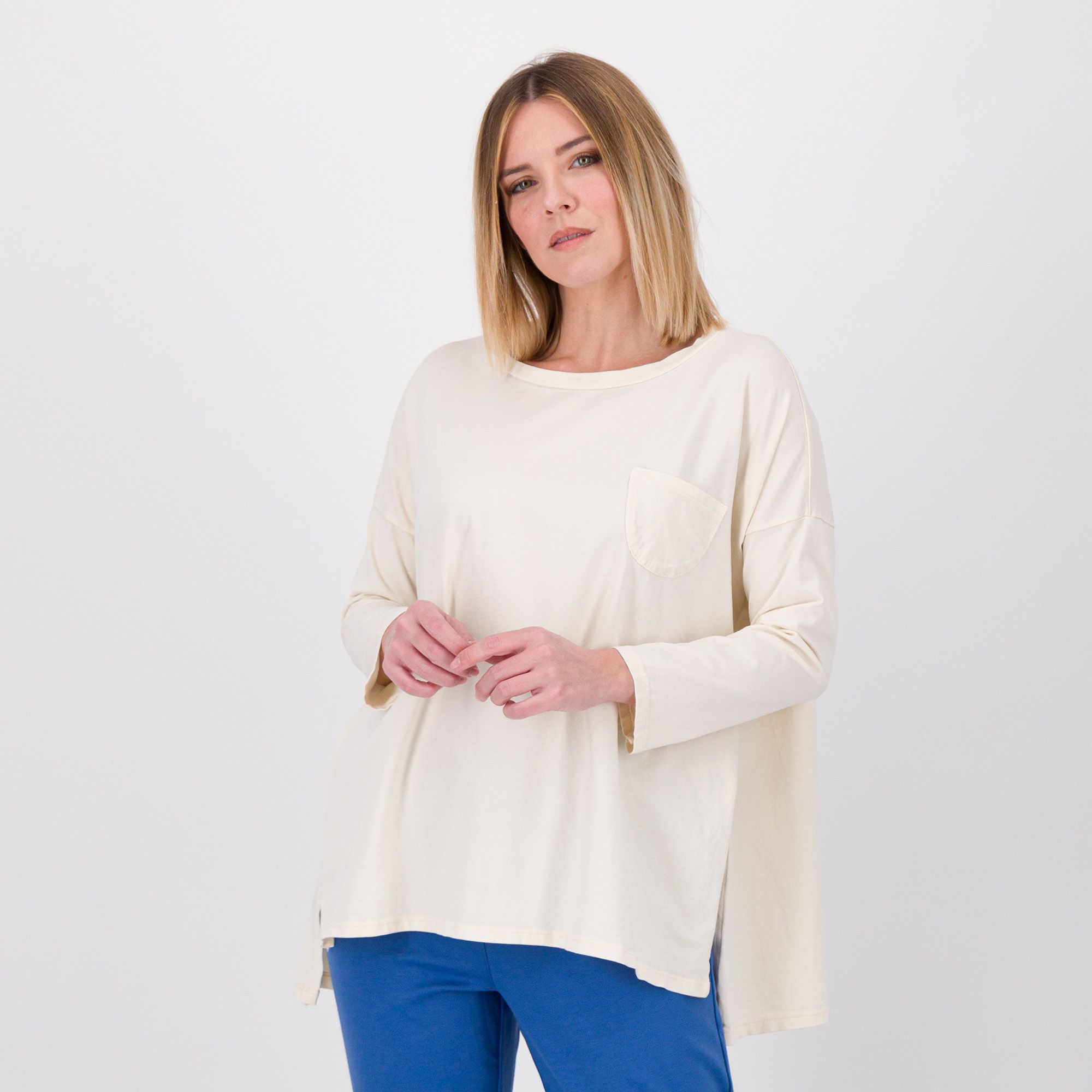 Image of LUCREZIA SCIORTINO Maglia a trapezio in jersey con spacchi061