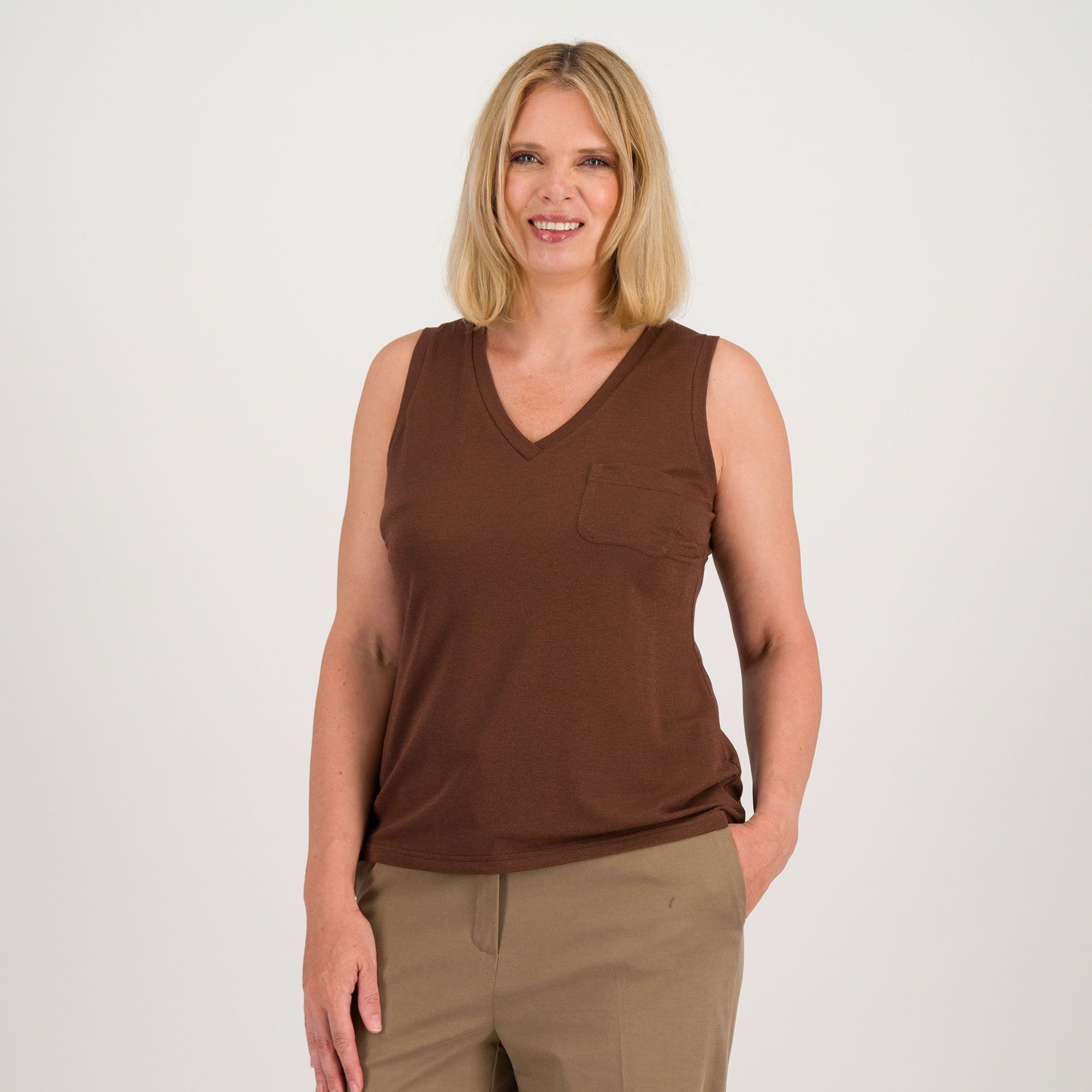 Caterina Lancini
Top in jersey lamé
con scollo a V