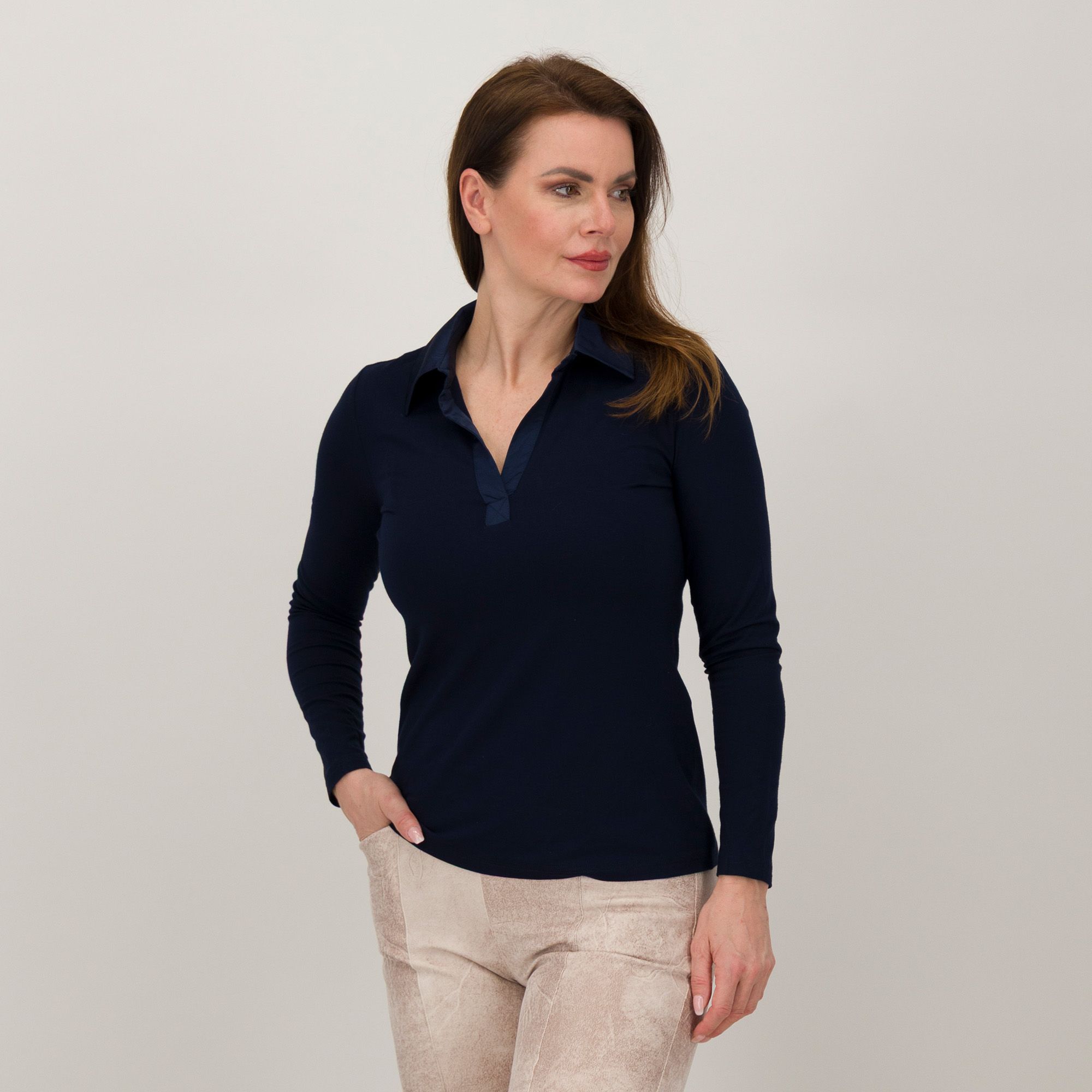 Officina della Moda
Maglia collo a polo
e maniche lunghe