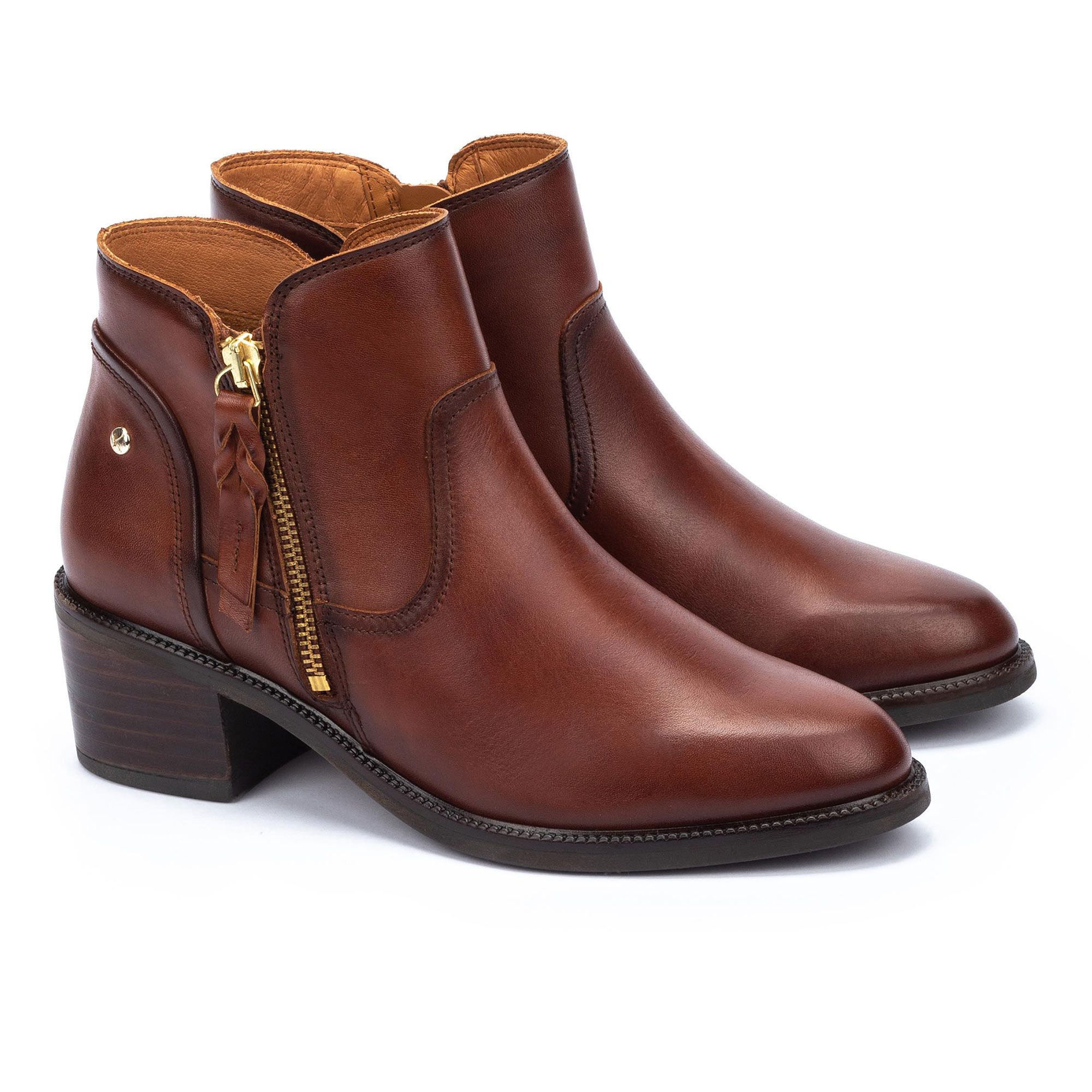 Pikolinos
Stivaletti in pelle
con zip laterale
tacco 5,5 cm