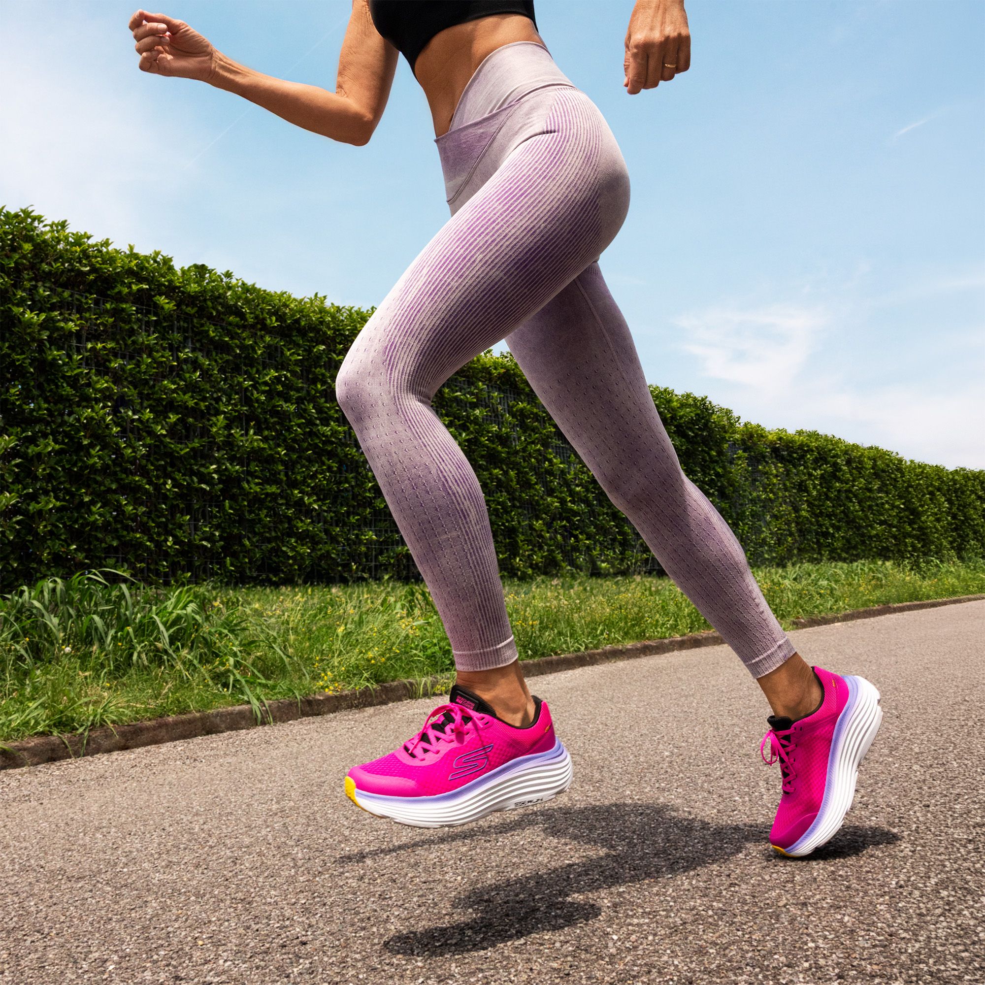  Skechers
Scarpe da running
Max Cushioning
Endeavour