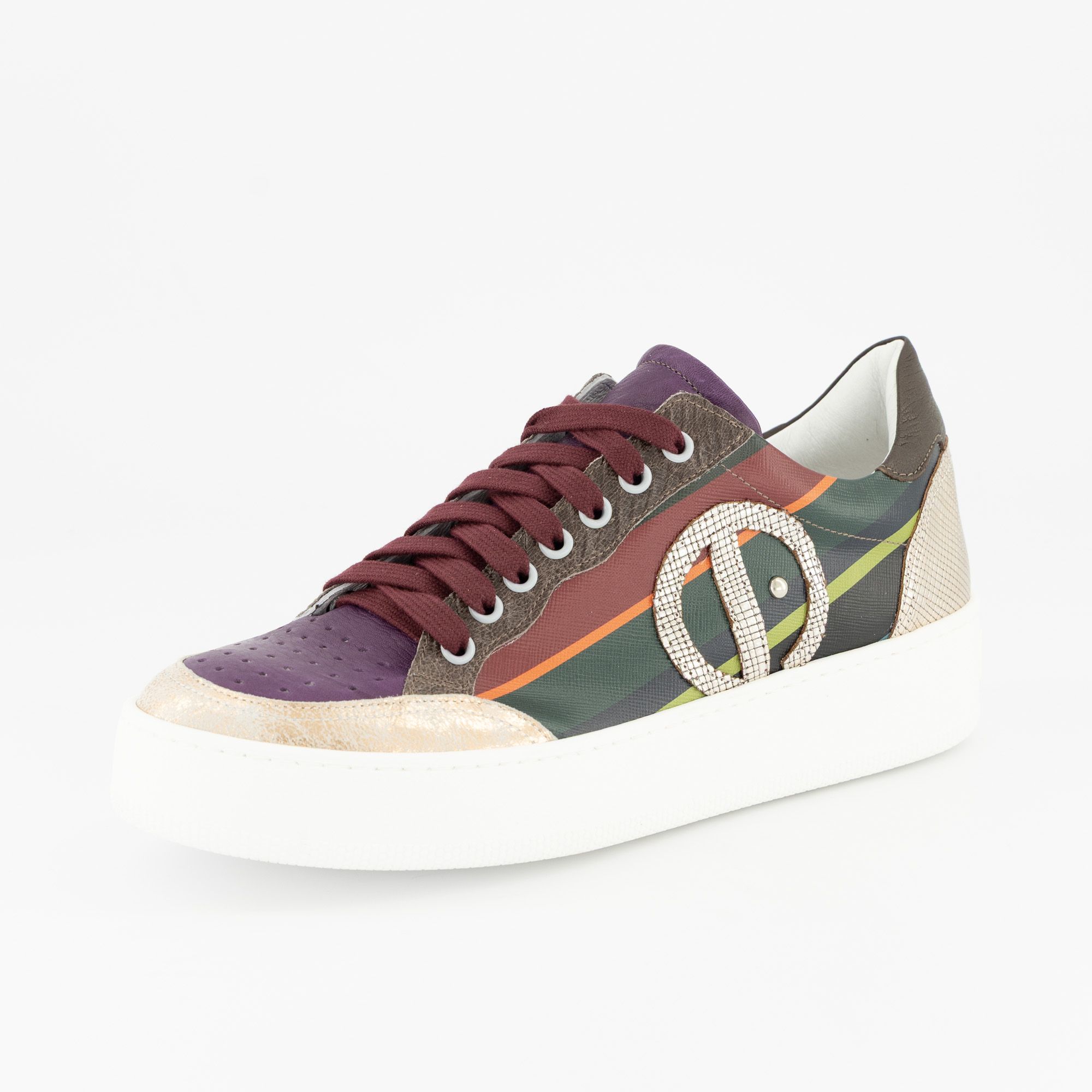 Ebarrito
Sneaker in pelle
patchwork con
suola 3,5 cm