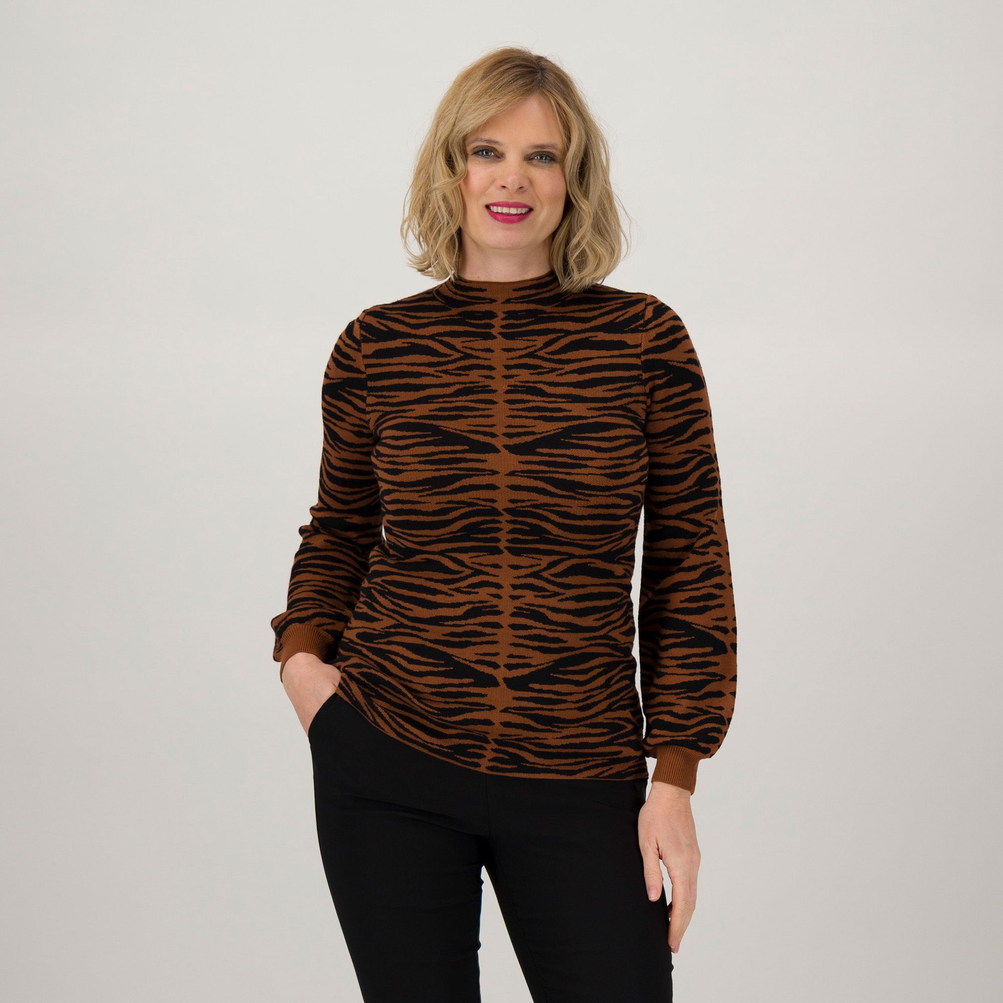 Nina Leonard
Maglia fantasia
a maniche lunghe