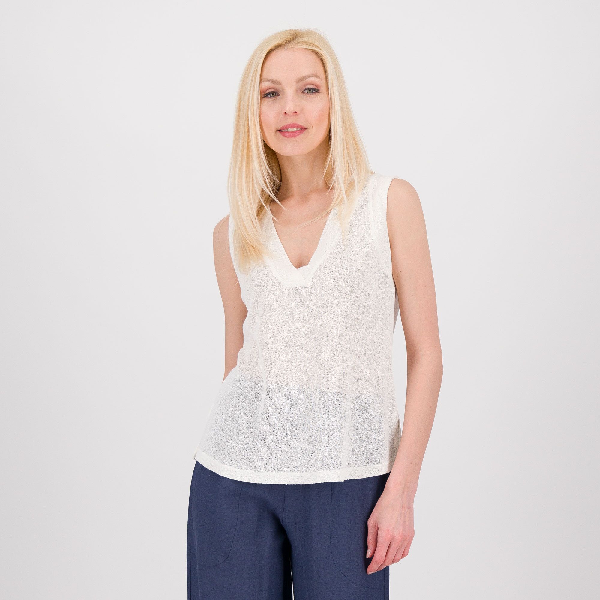 Image of M’ama Top in maglia smanicato con scollo a V061