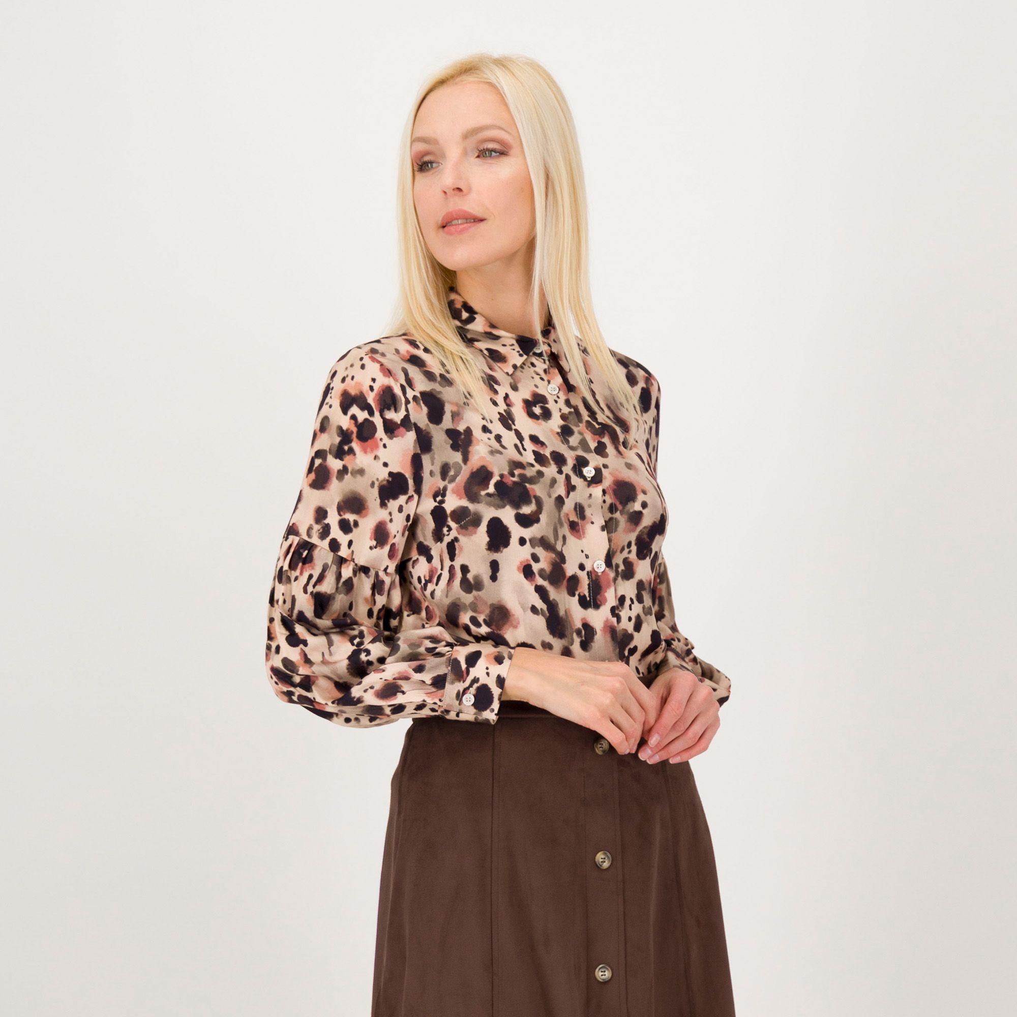 Extesa
Camicia in raso
fantasia
con manica lunga