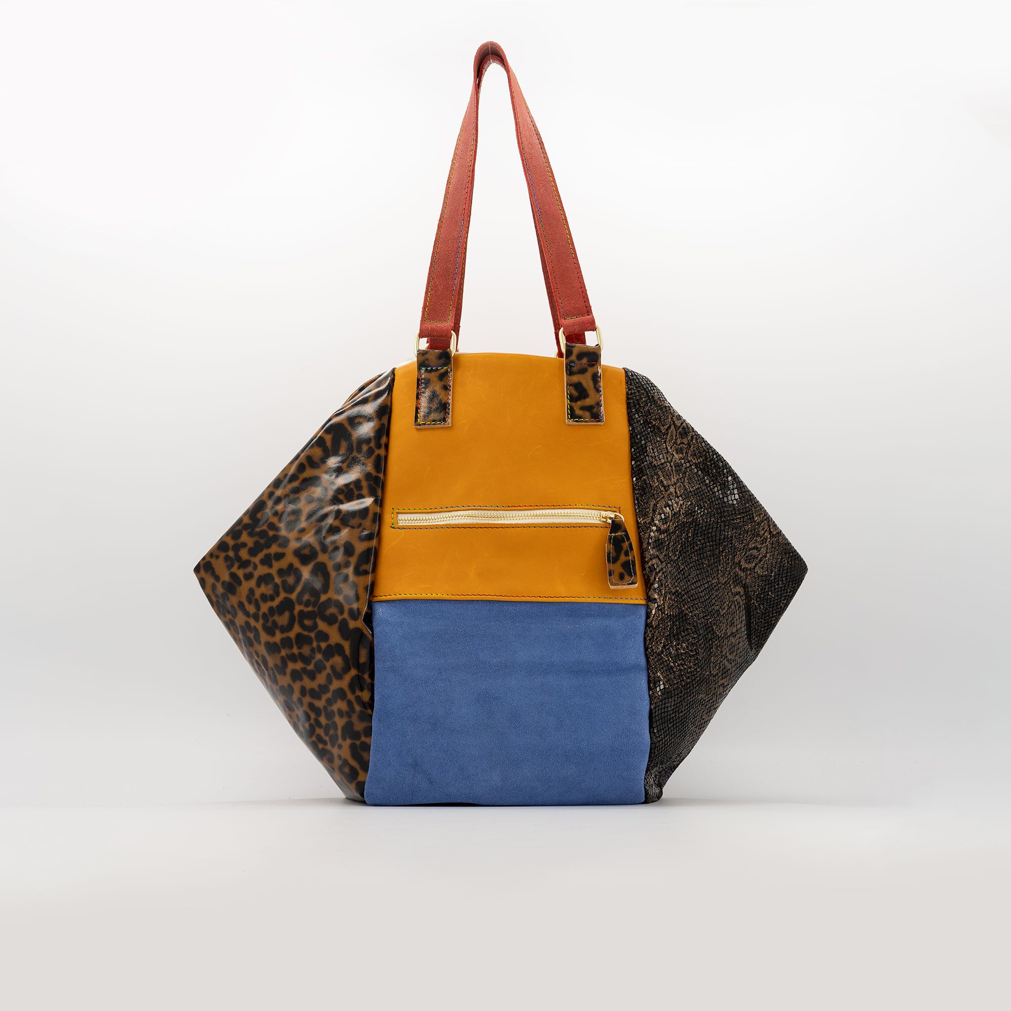 Ebarrito
Borsa a spalla
Cobalto in pelle
patchwork
