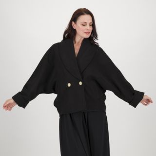 Lucrezia Sciortino 
Cappotto corto
in panno 
velour doppiopetto