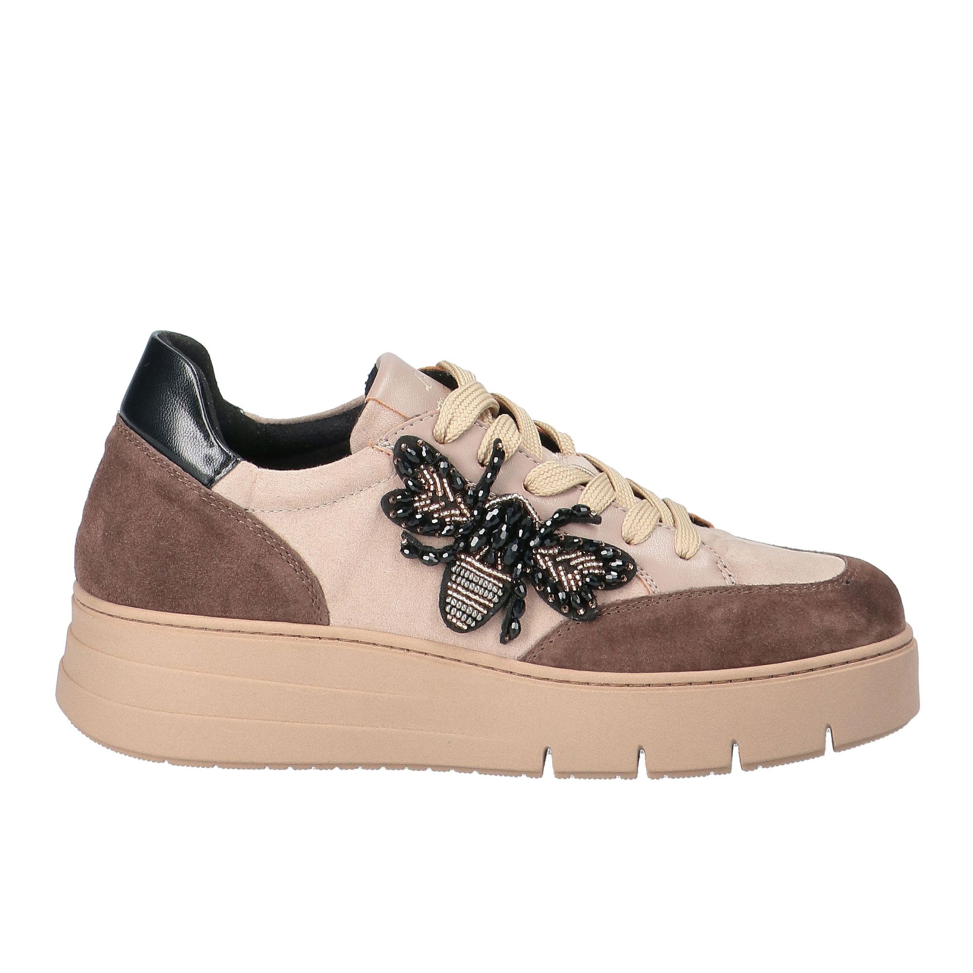 Le Serpentini
Sneaker con
dettagli a contrasto