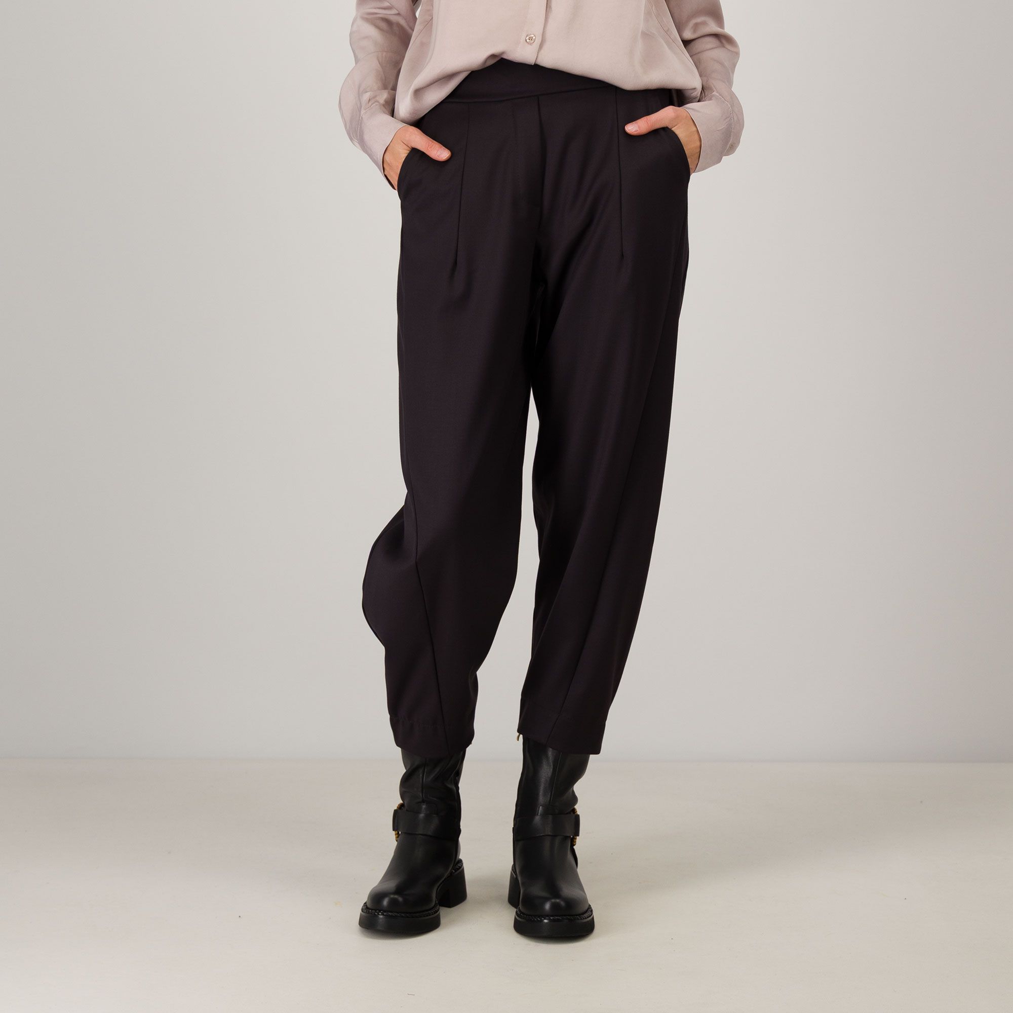 Lucrezia Sciortino
Pantaloni balloon
con elastico