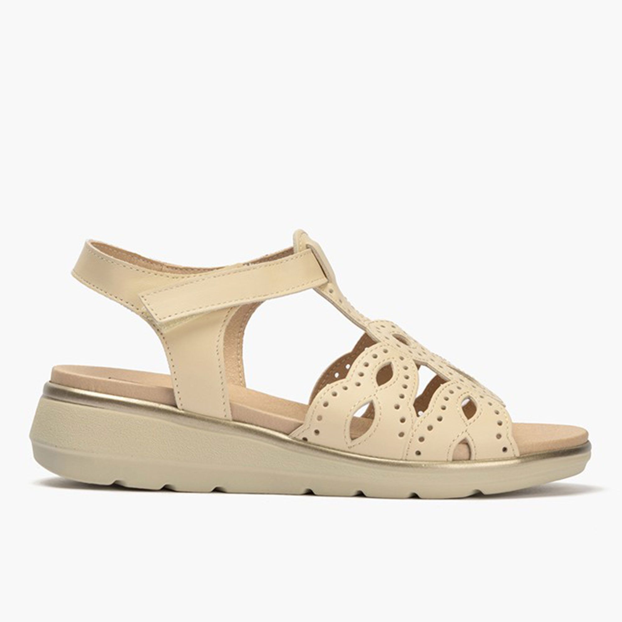 Pitillos
Sandali in pelle
con cinturino alla
caviglia e suola 4 cm