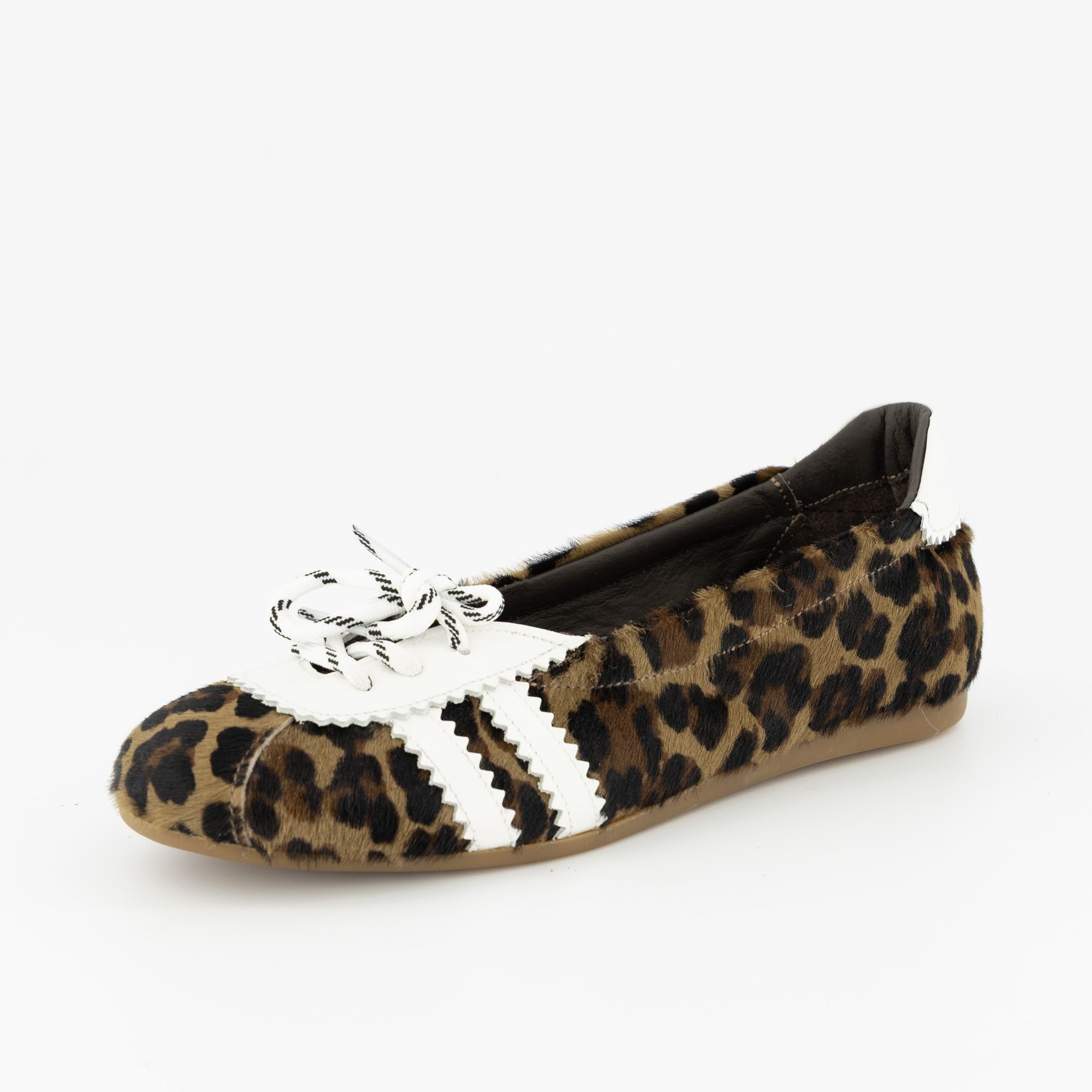 Galieti
Ballerine in pelle
cavallino e suola
1,5 cm