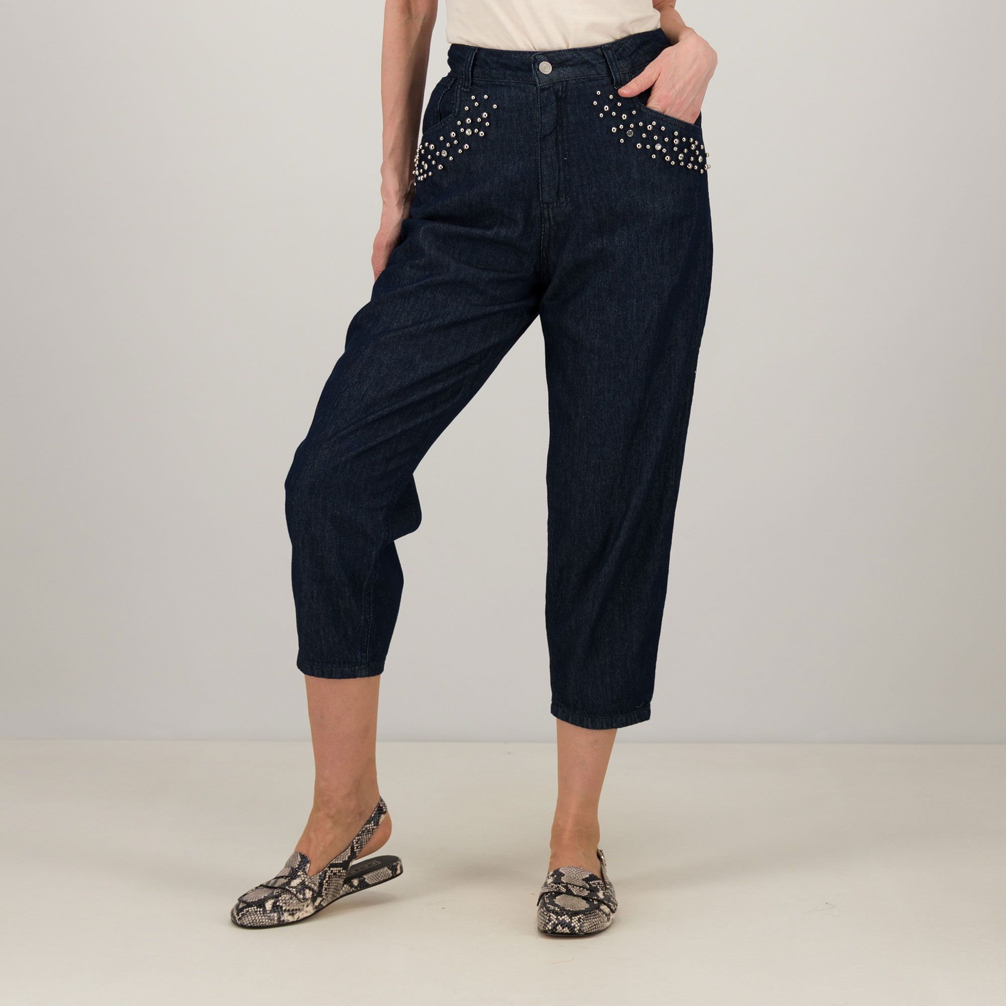 Enjoy
Jeans con
castoni, perle e
strass