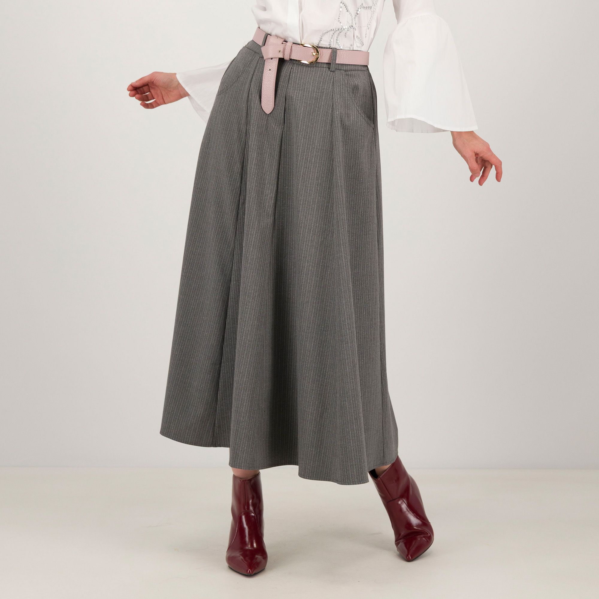 Palazzo moda
Gonna midi
gessata
con elastico